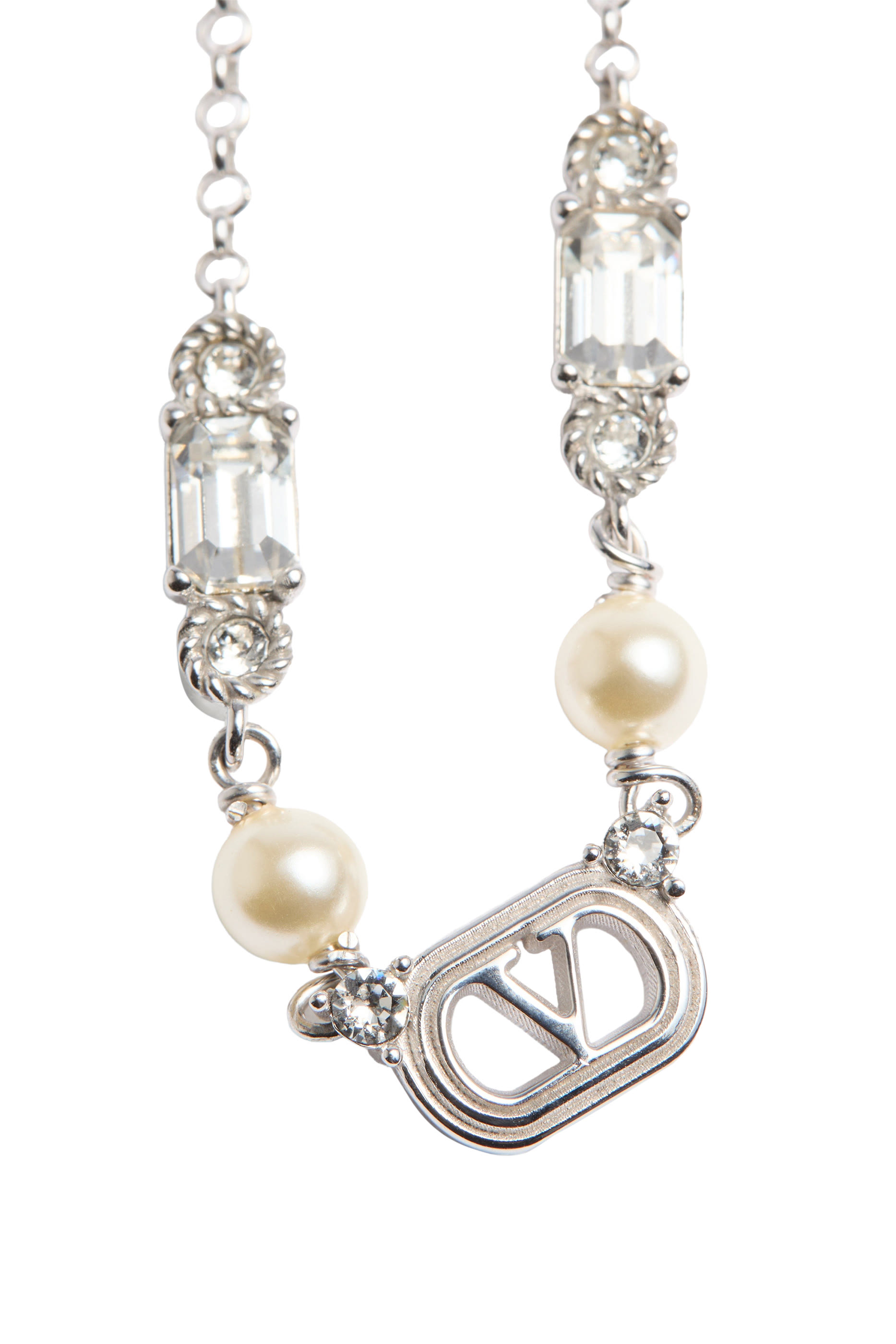 قلادة بحلية بتصميم بيضاوي