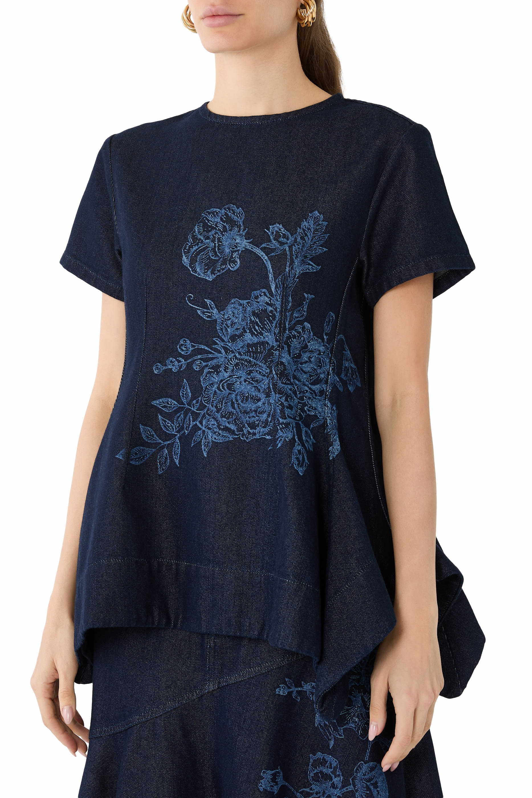 بلوزة بأكمام كاب بنقشة أزهار دنيم