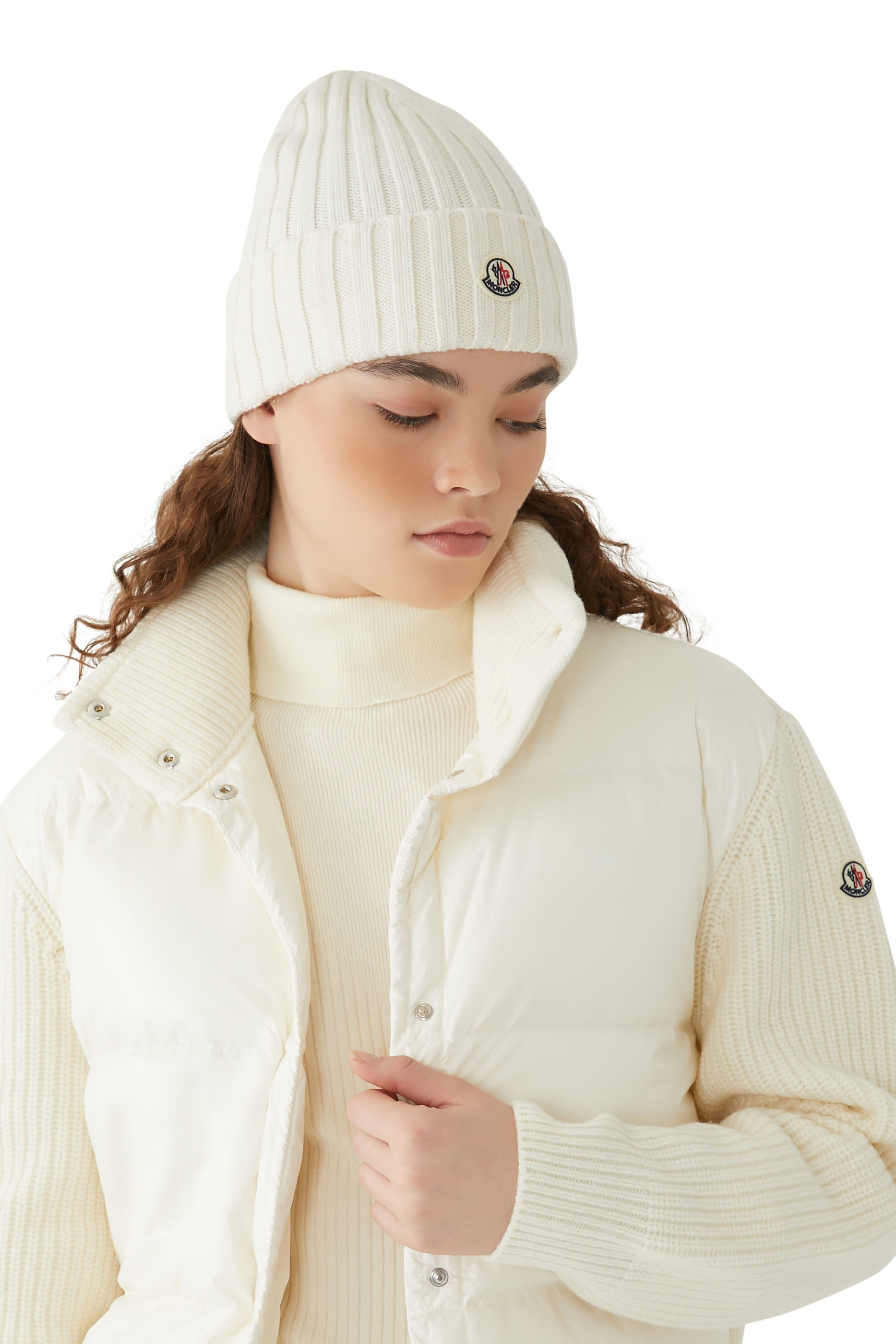 قبعة بيني برقعة بشعار الماركة