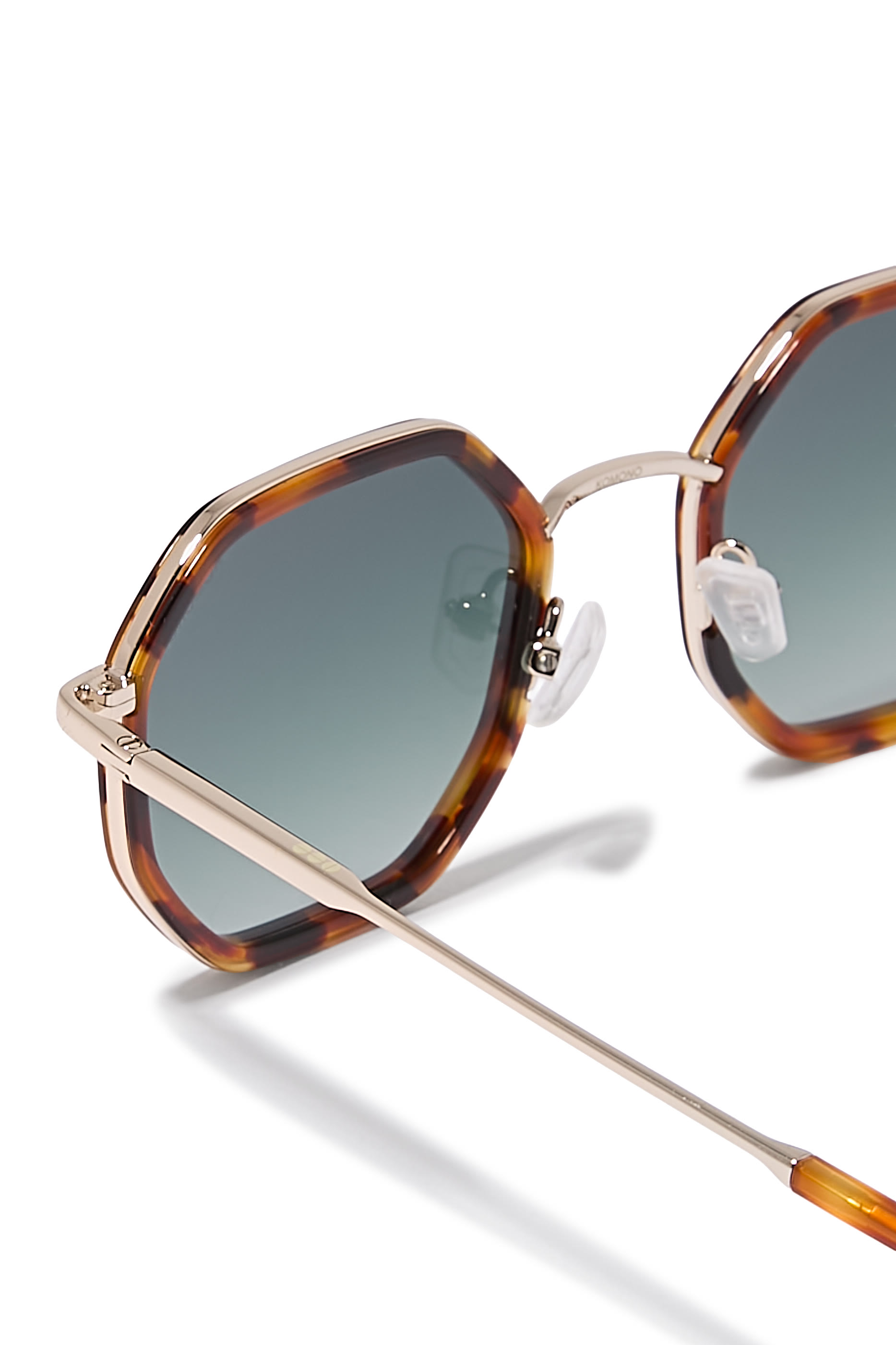 نظارة بيكر شمسية