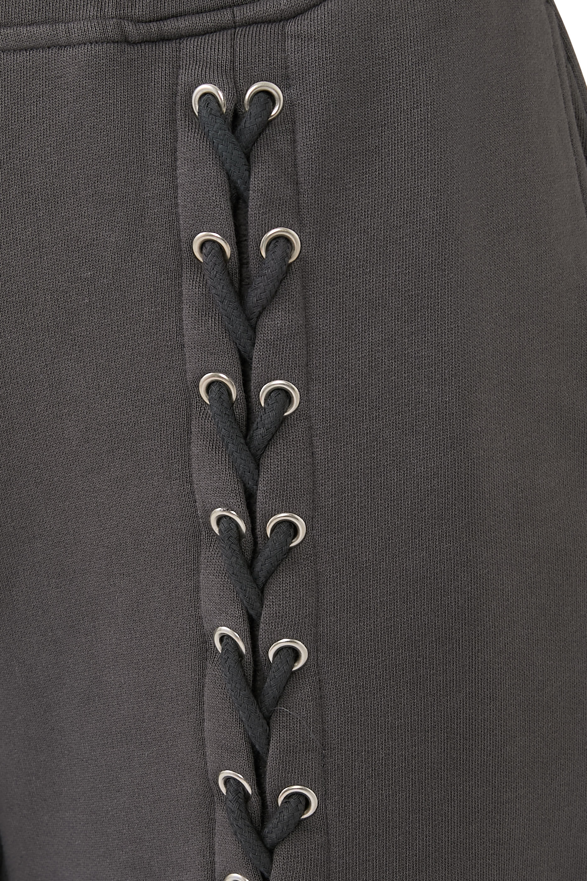 بنطال رياضي بأربطة