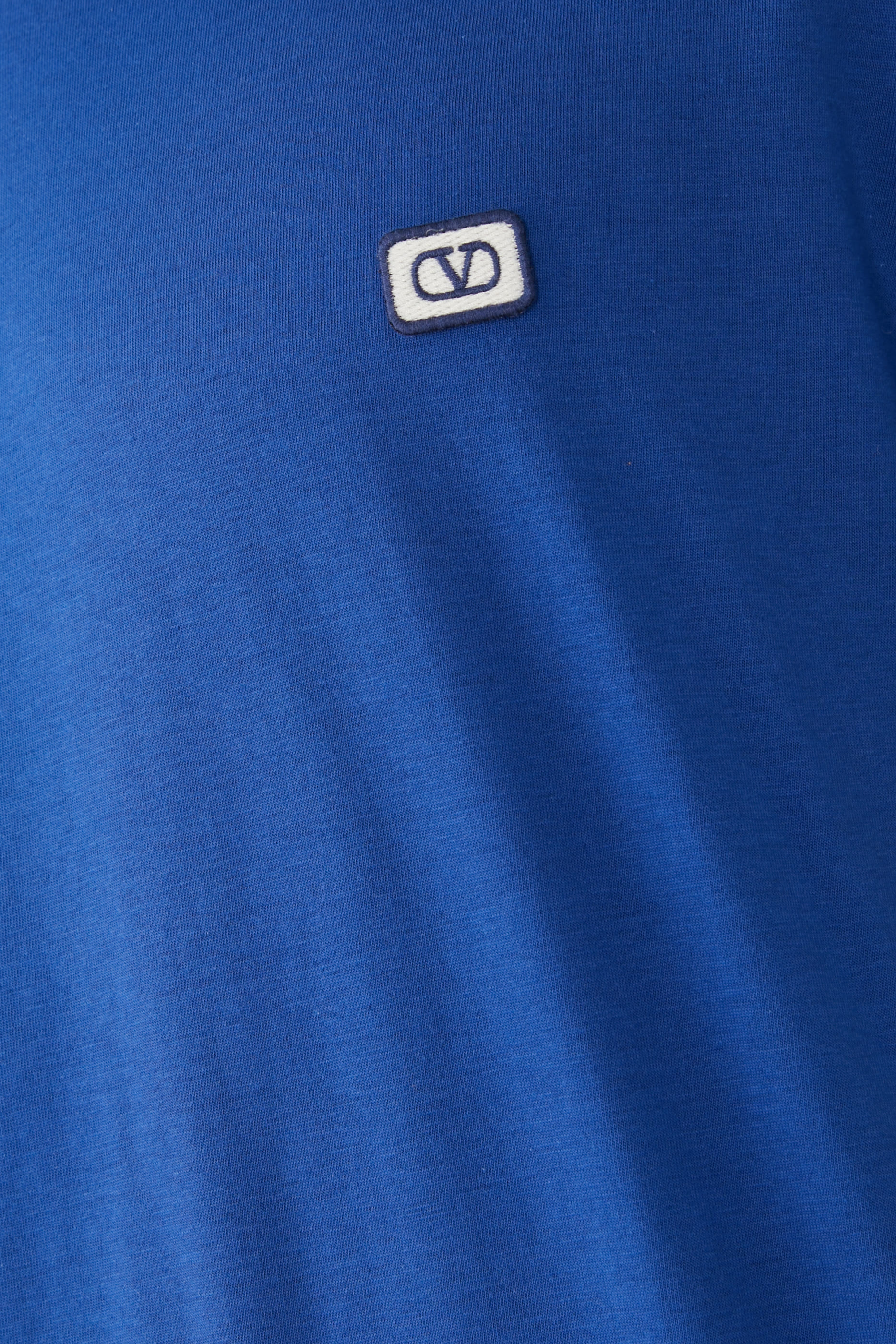 تيشيرت بشعار الماركة