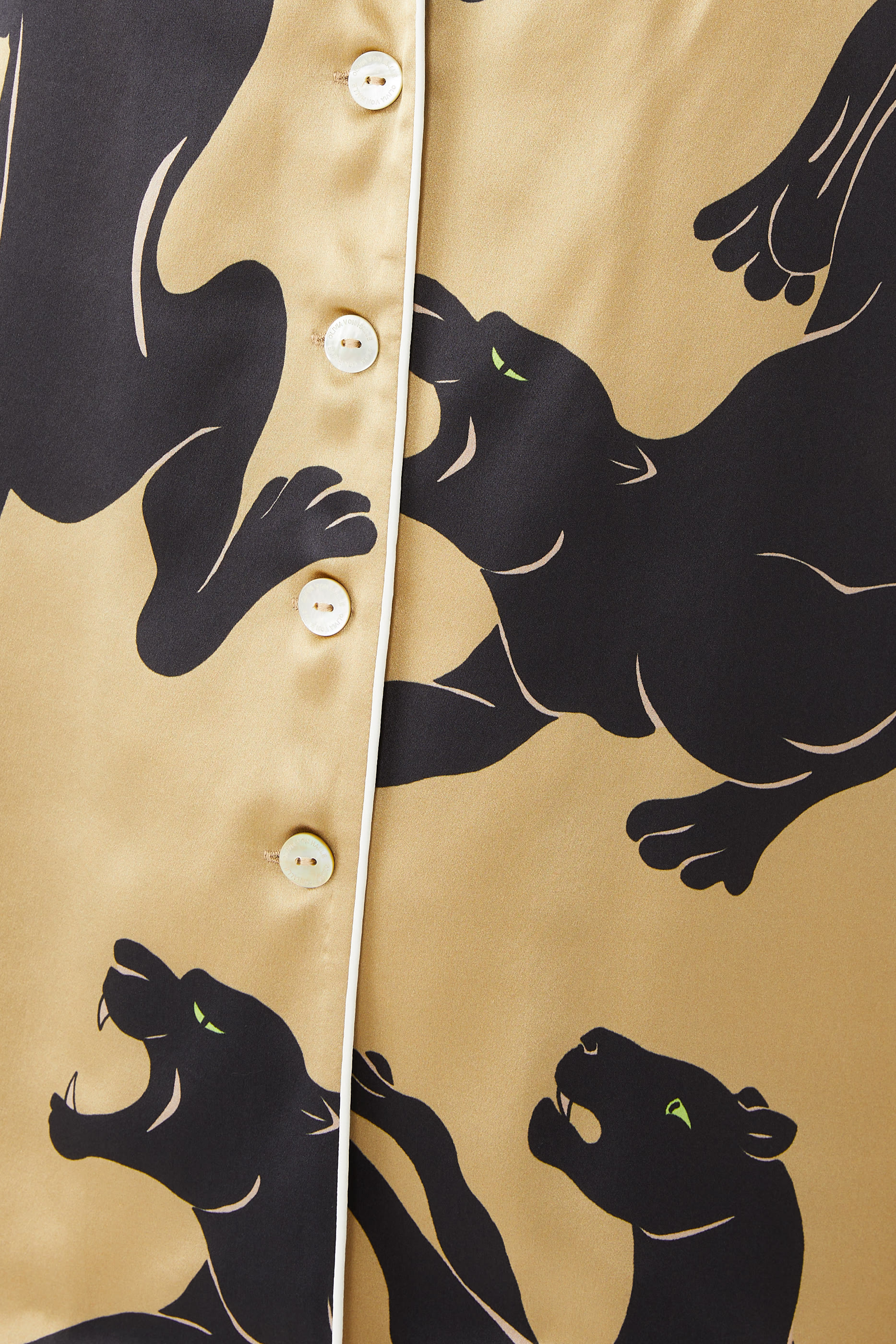 طقم بيجاما ليلا بنقشة فهود حرير