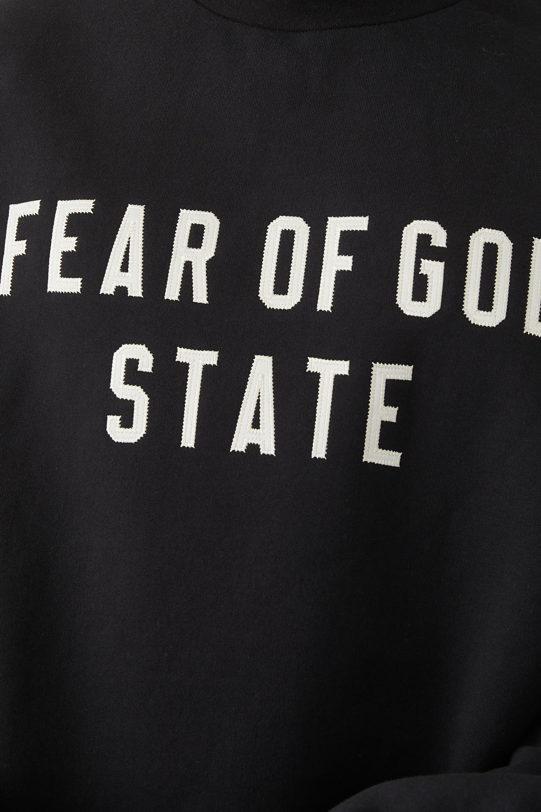 سويت شيرت بياقة ضيقة صوف ثقيل