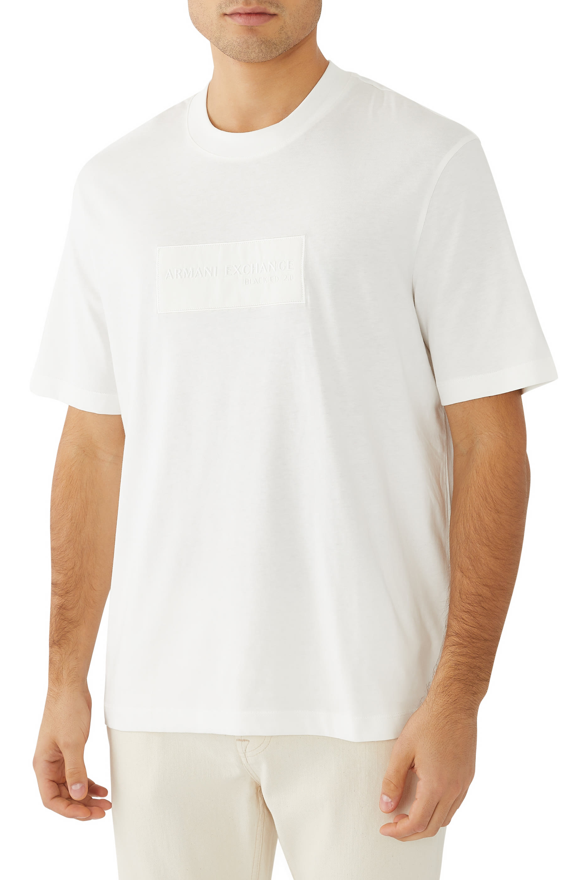 تيشيرت إصدار بلاك بياقة ضيقة