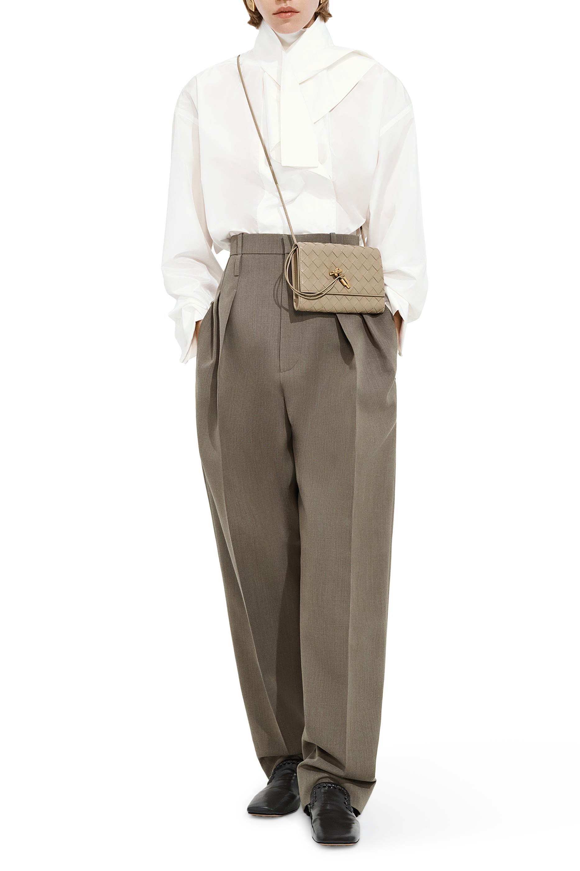 حقيبة أنديامو صغيرة بحمالة سلسلة