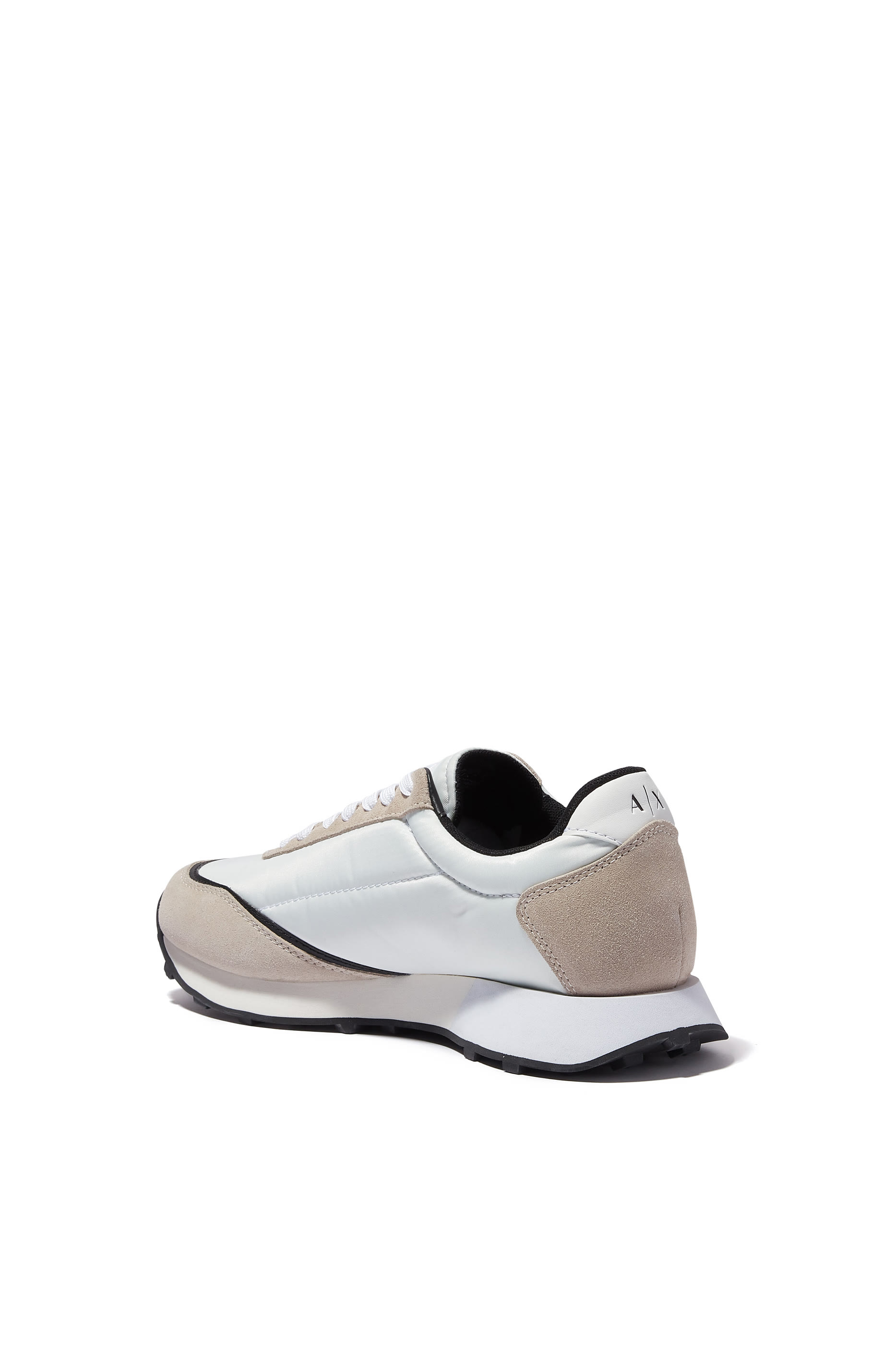 سنيكرز جلد صناعي بشعار الماركة