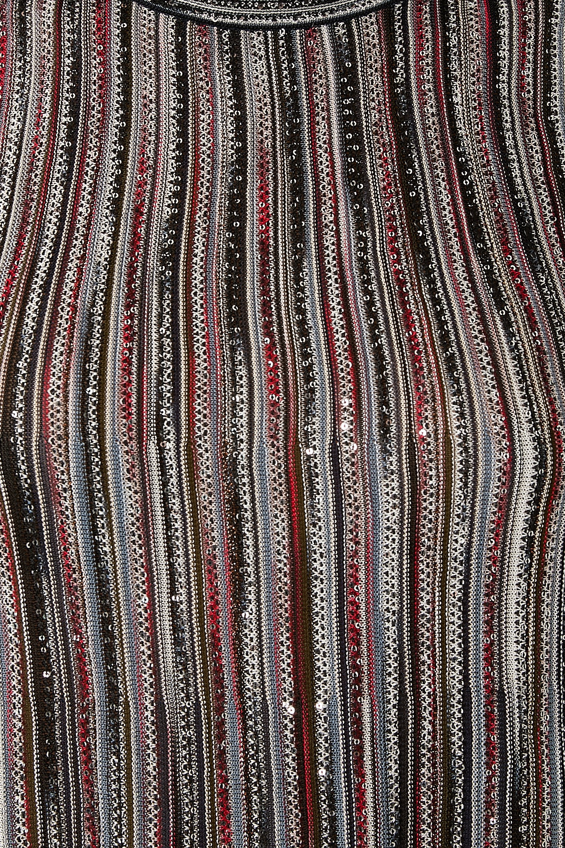 بلوزة لوريكس مطرزة جزئيا بترتر