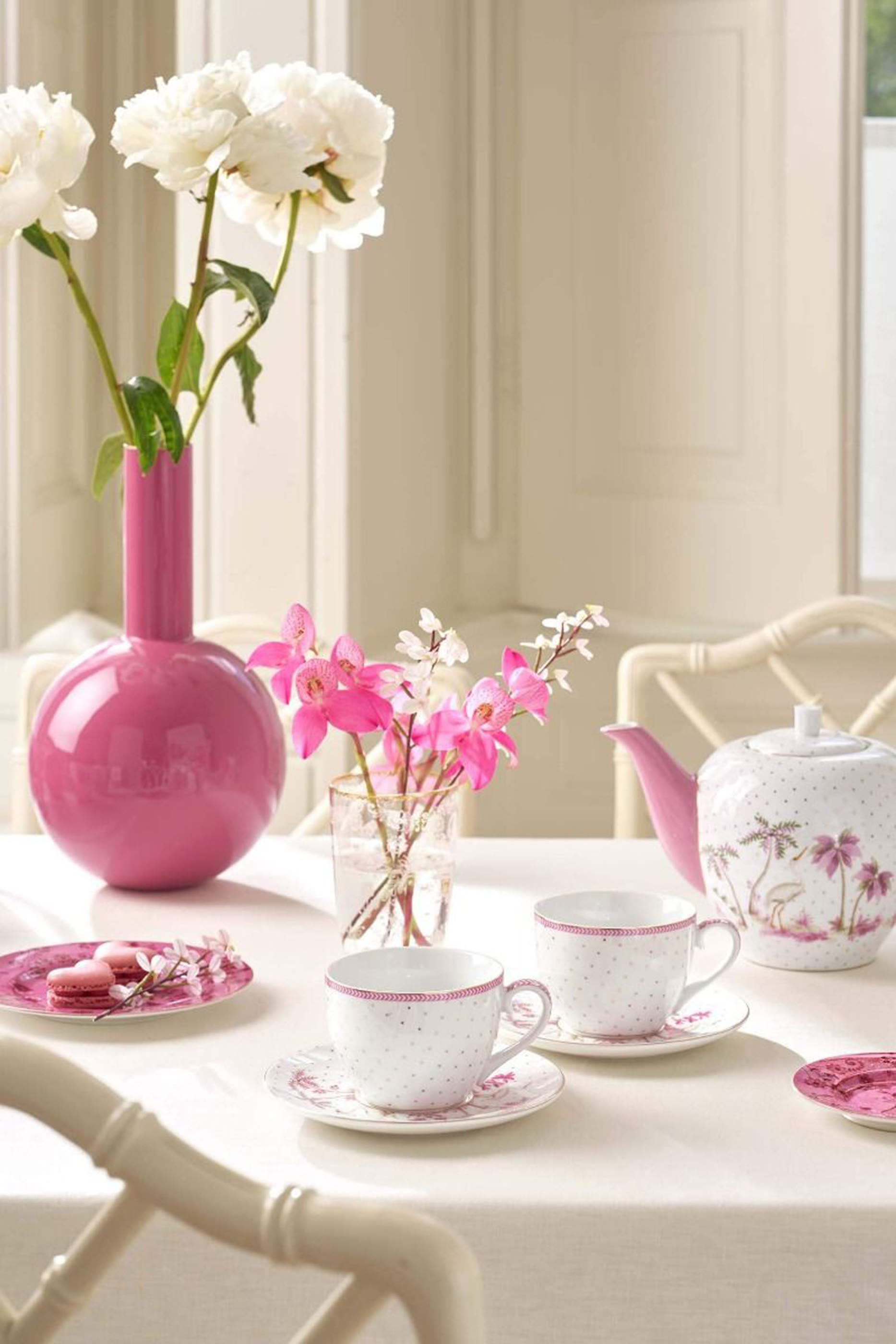 طقم  فنجان وطبق جولي بنقشة منقطة