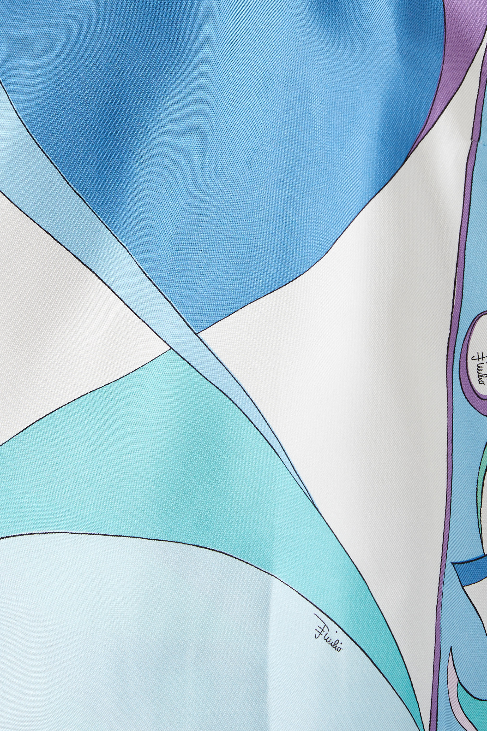 بلوزة بنقشة بيسكي حرير تويل