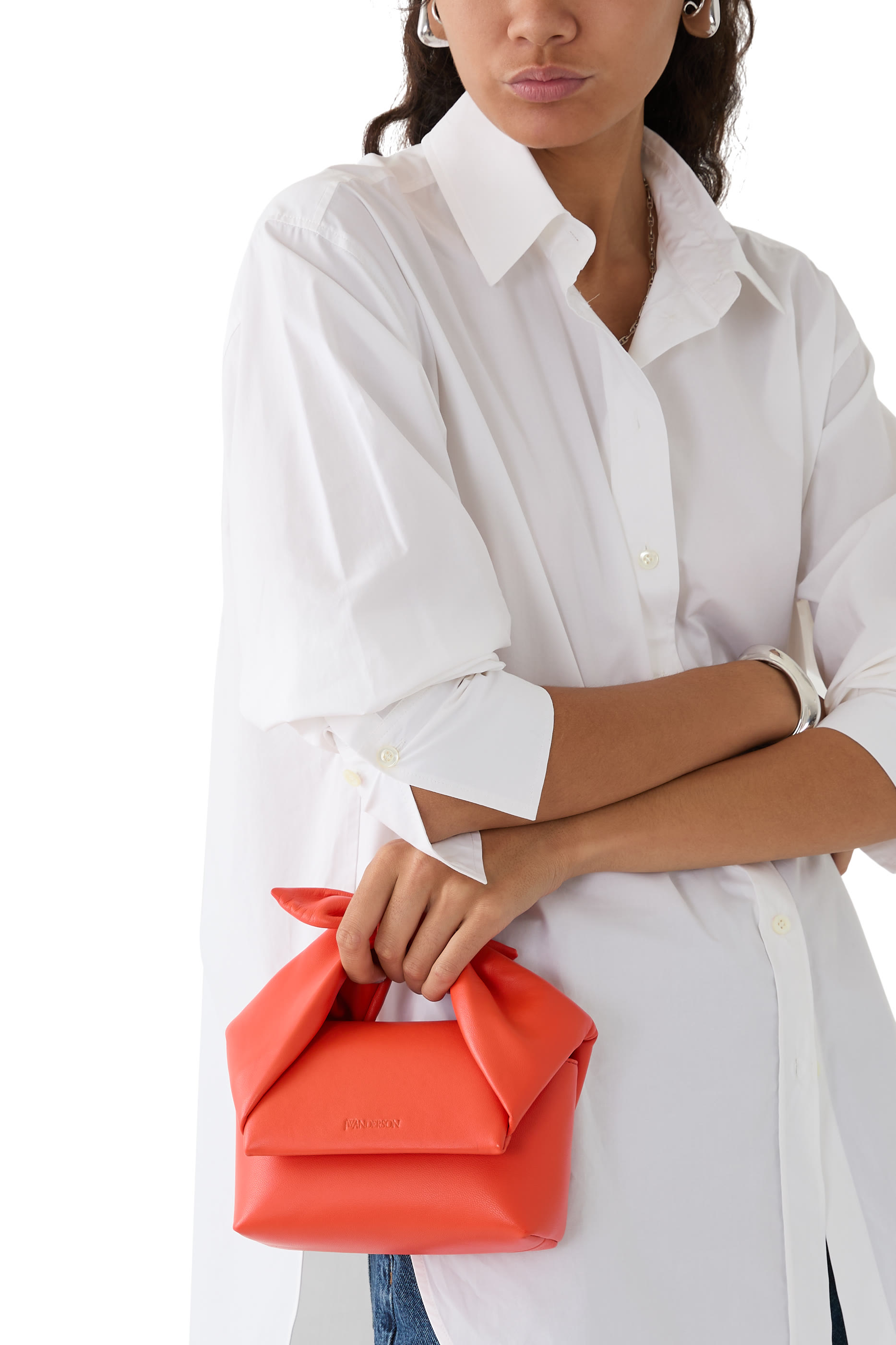 حقيبة صغيرة بفيونكة ملفوفة