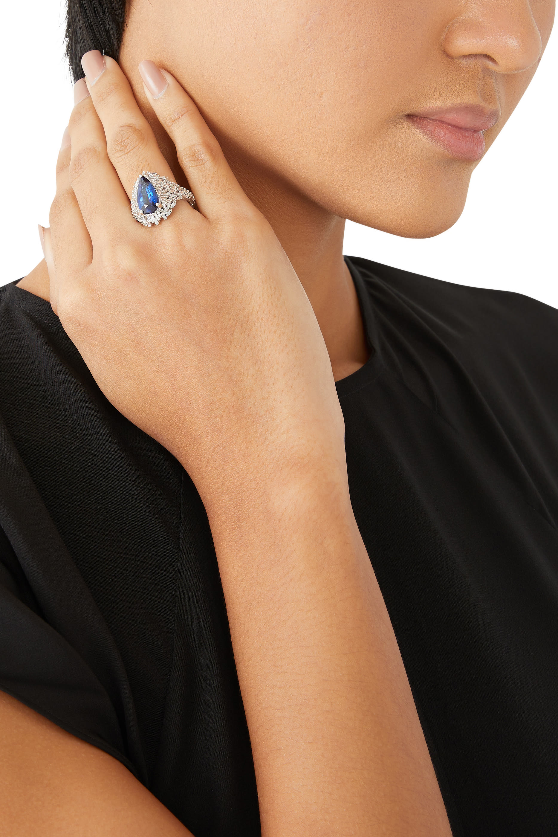 خاتم سيلونزفير مرصع بالماس المستطيل، ذهب أبيض عيار 18