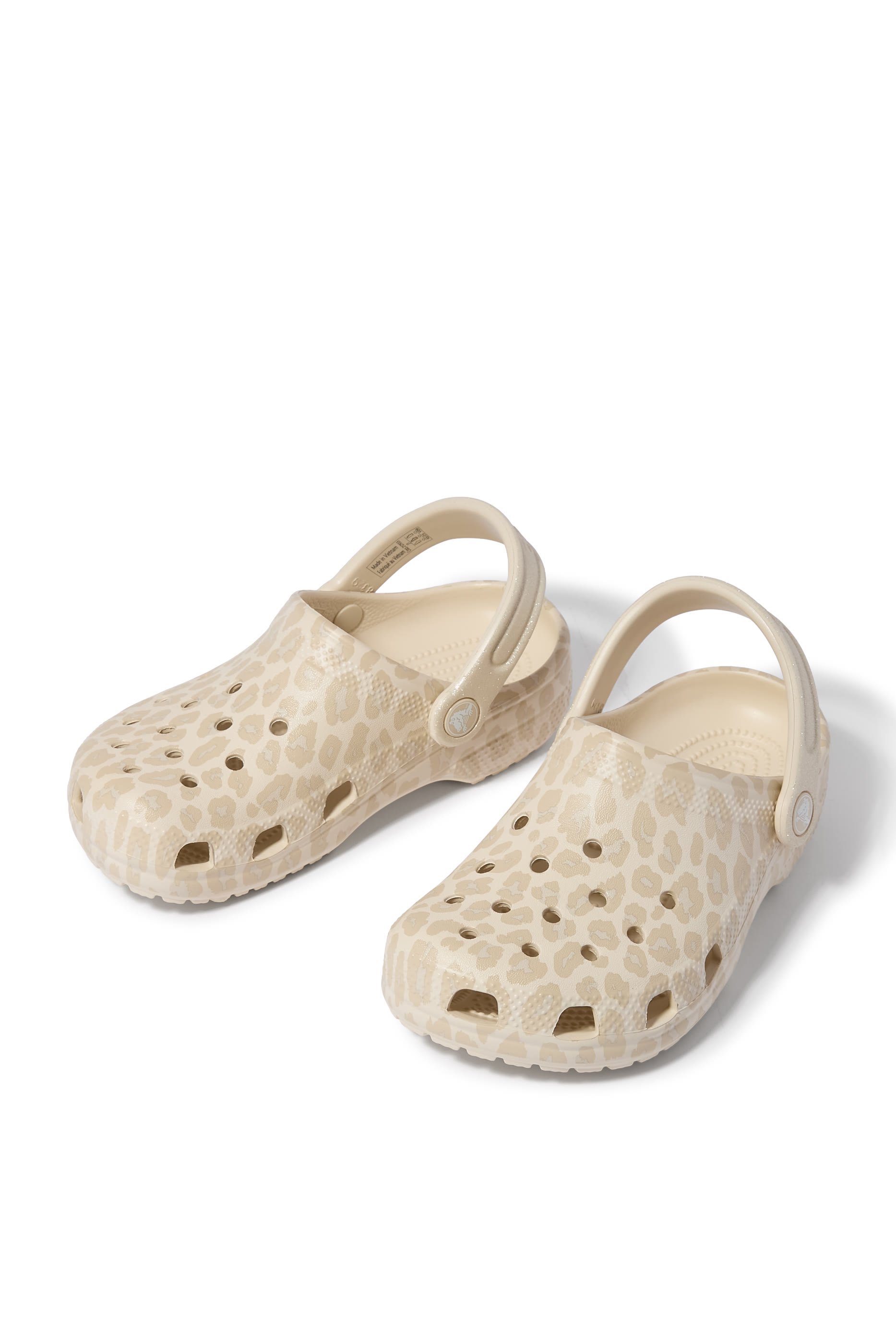 حذاء مفتوح من الخلف كلاسيكي بنقشة حيوانات لامعة للأطفال