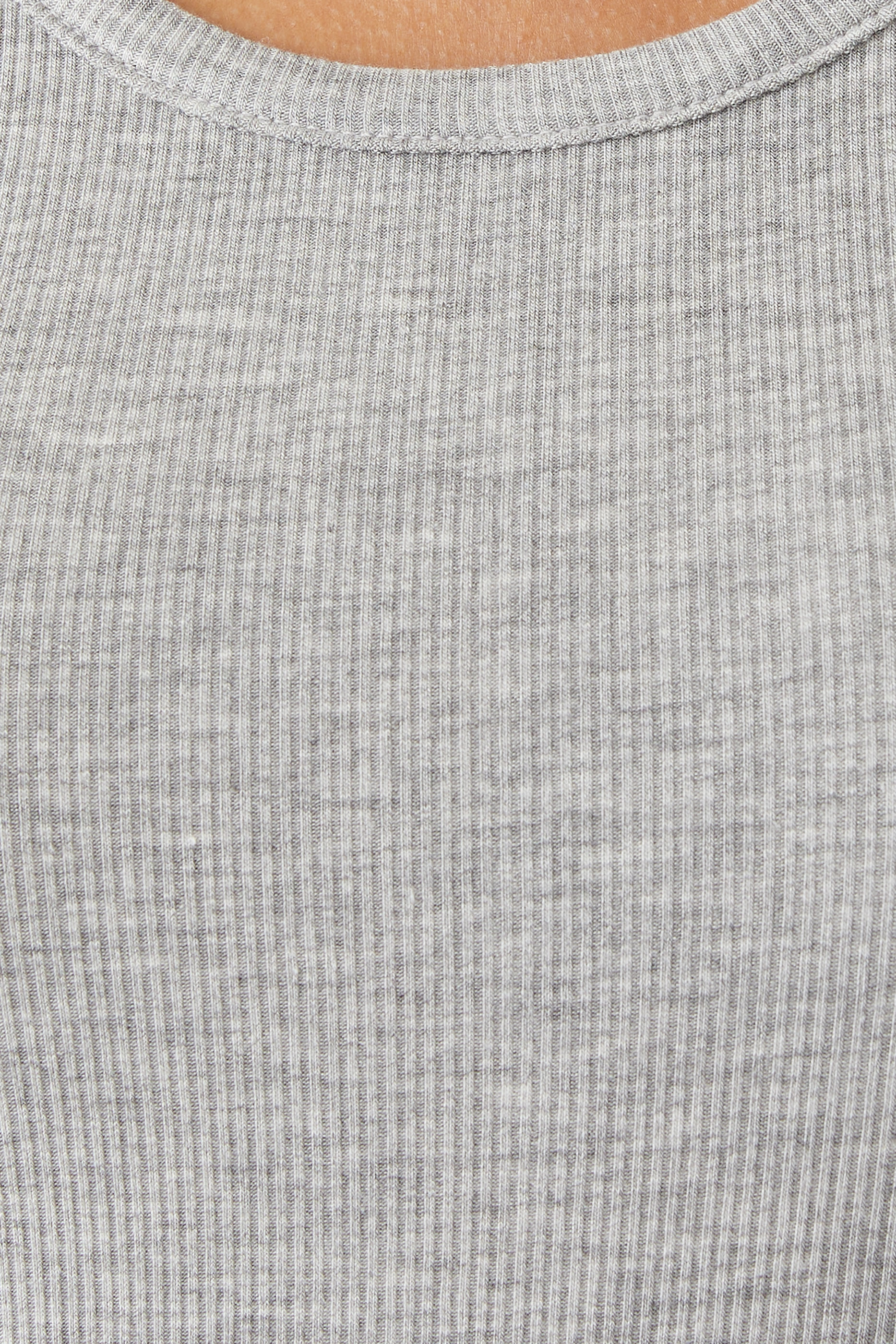 بلوزة زين بلا أكمام