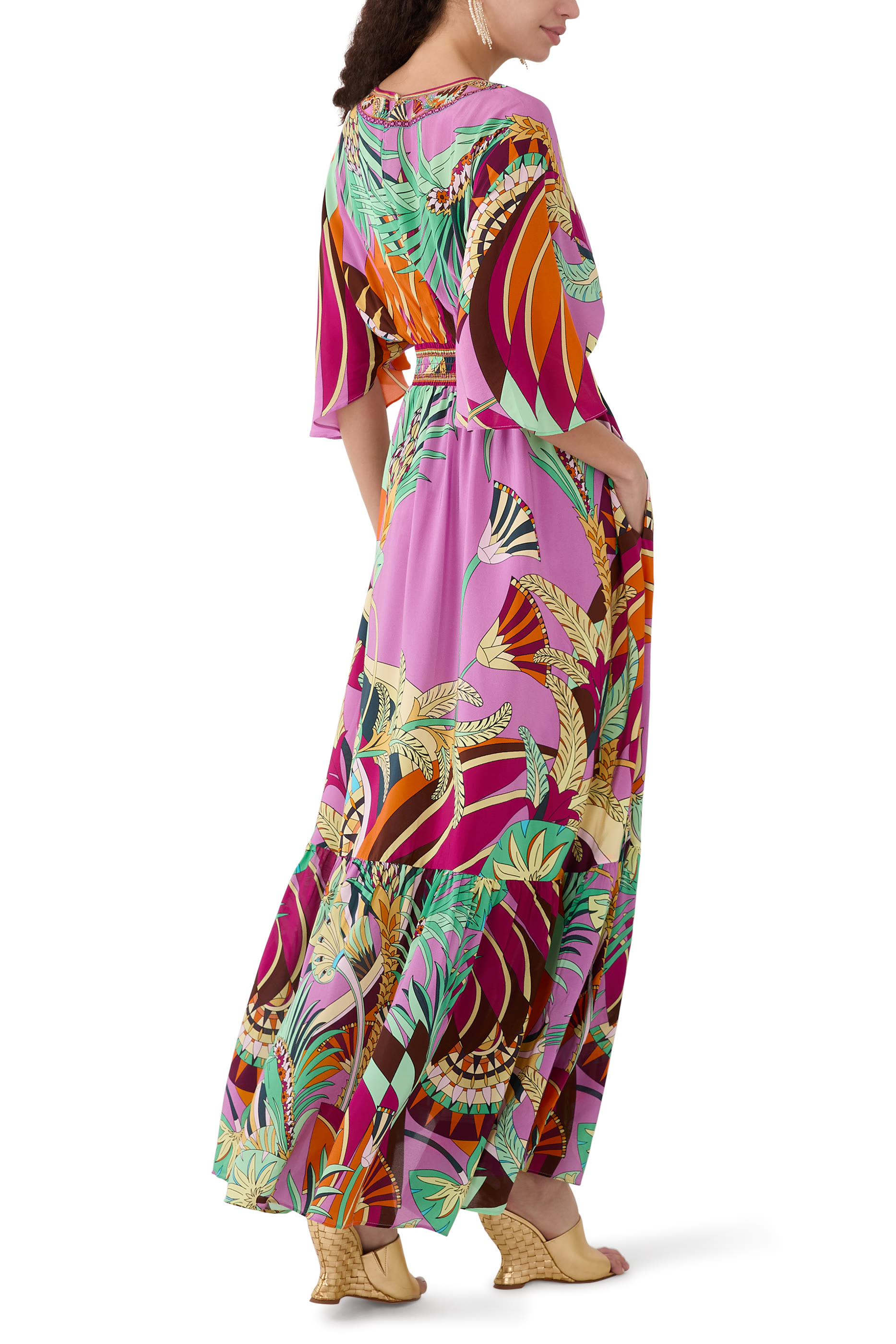 فستان مخصر بحواف كشكش