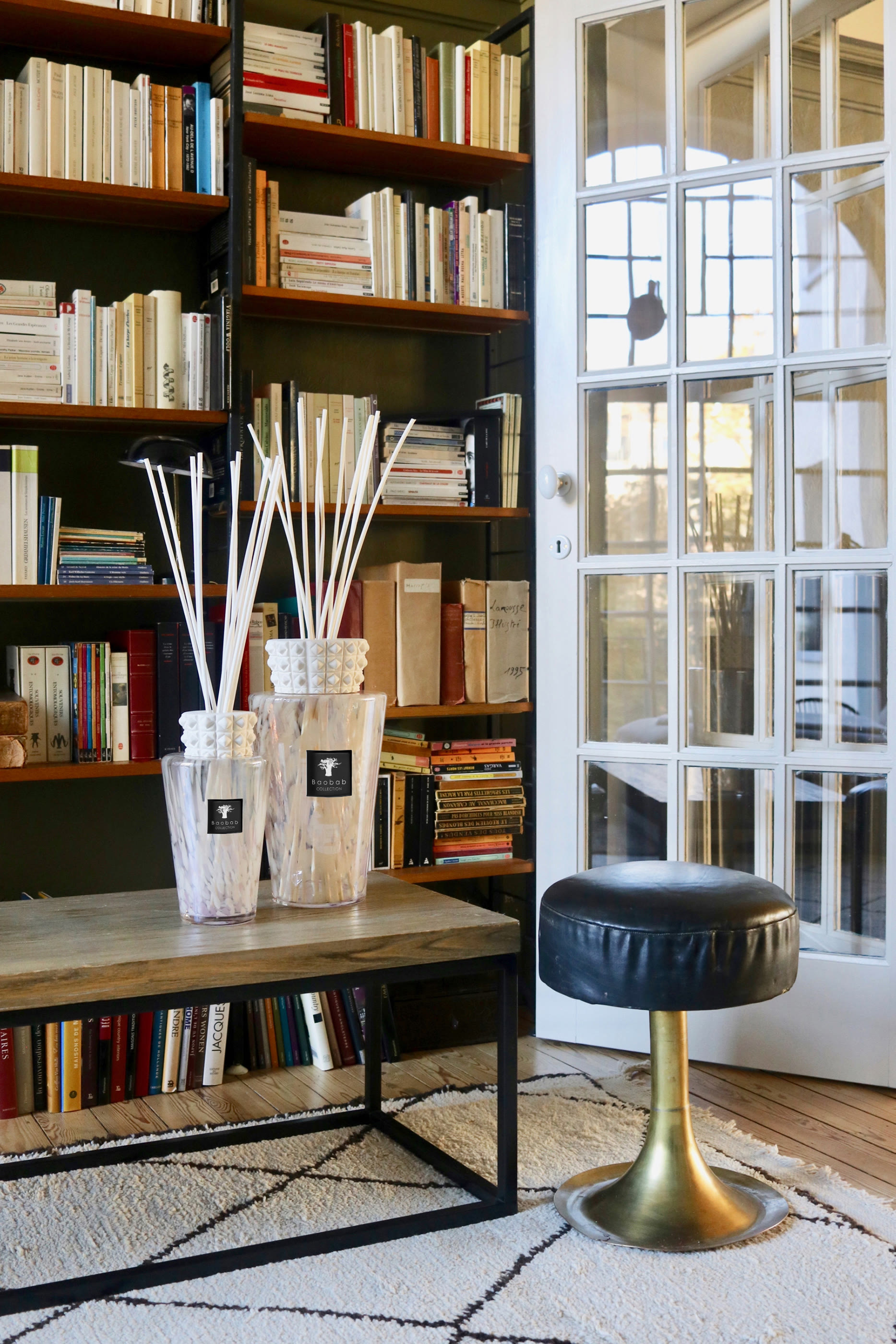 موزع عطر فاخر توتيم وايت بيرلز