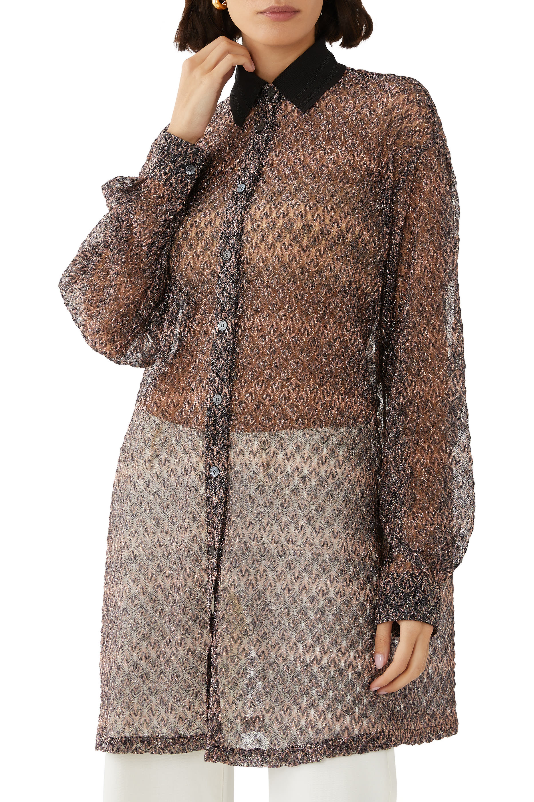 قميص منسوج بنقشة خطوط متعرجة لامعة