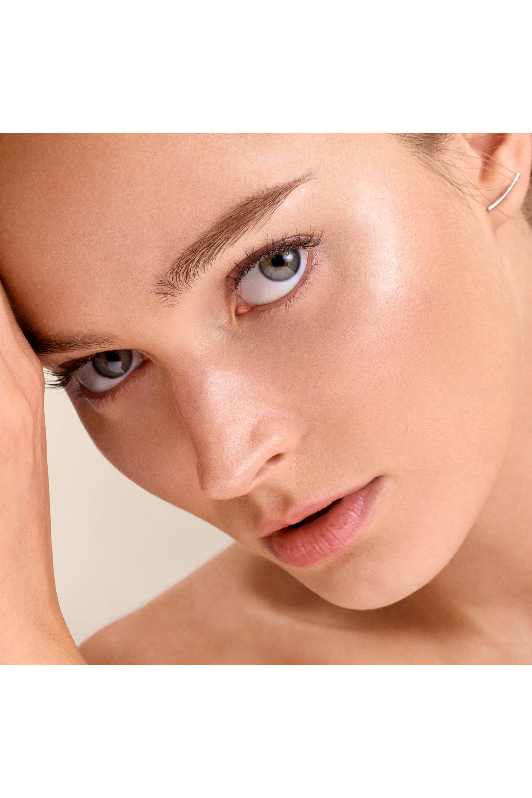 كريم بلاتينيوم رير لتجديد شباب المنطقة المحيطة بالعين