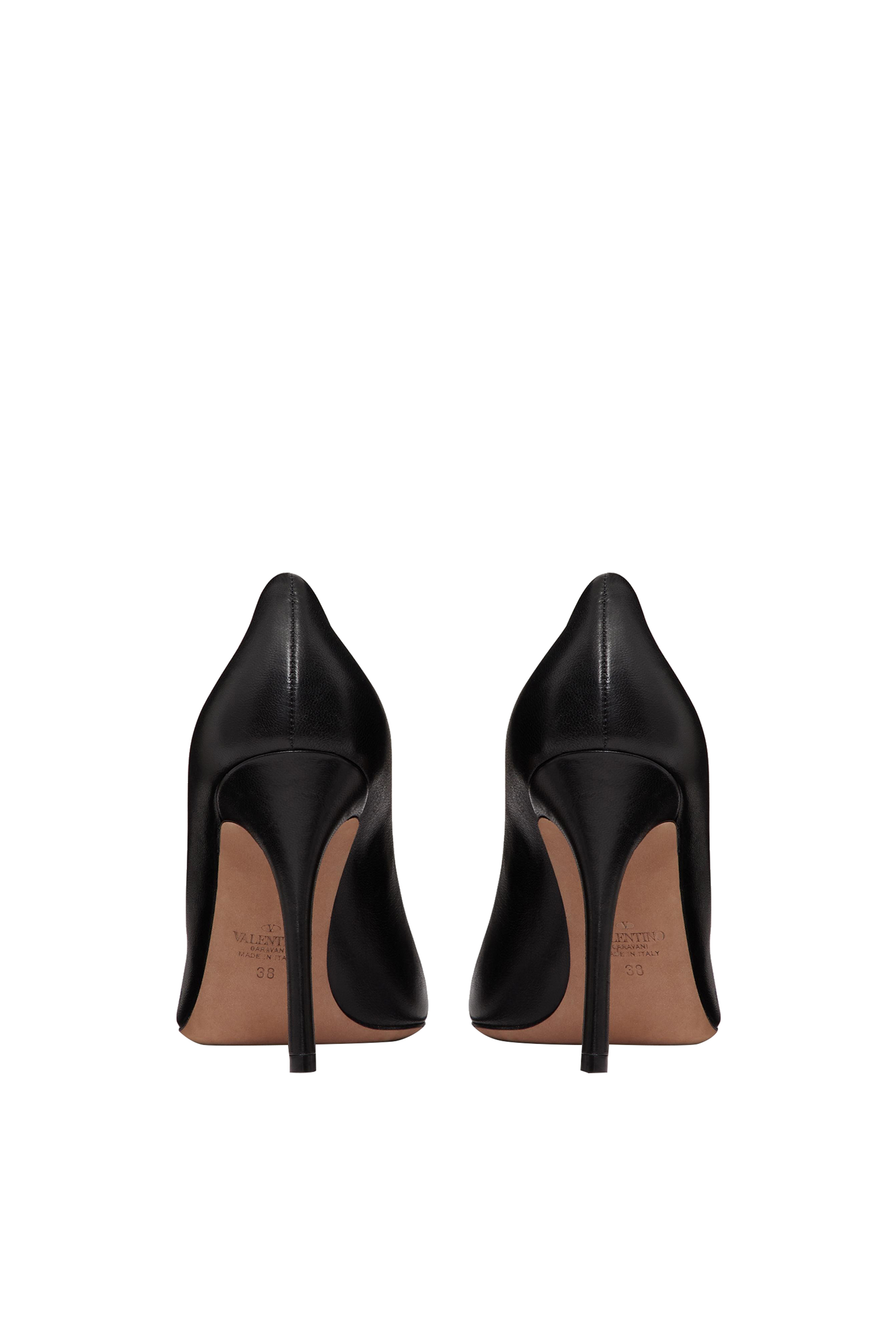 حذاء كلاسيك فالنتينو جارافاني جلد بحلية وكعب عالي مقاس 100