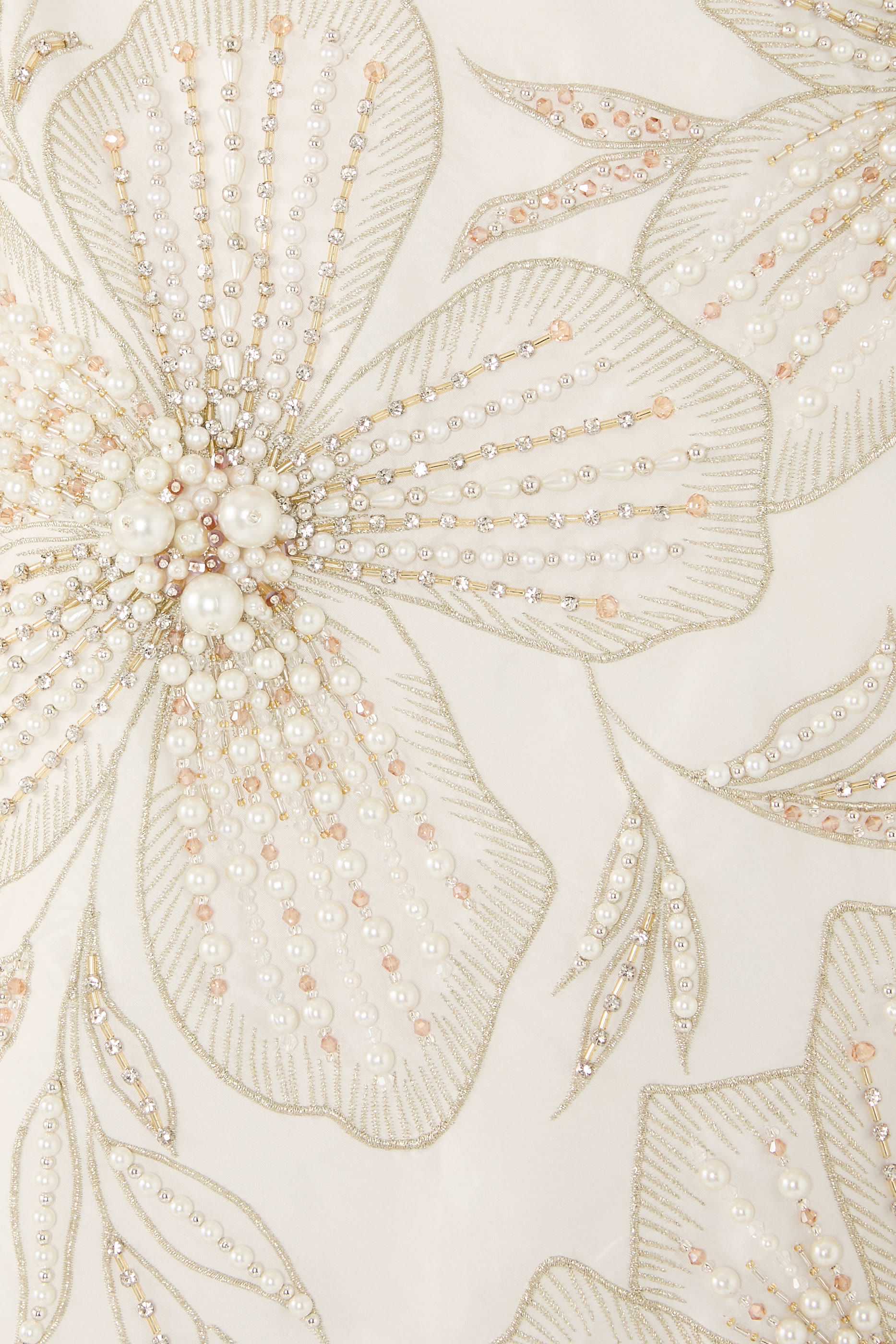 فستان سارة بتصميم قفطان