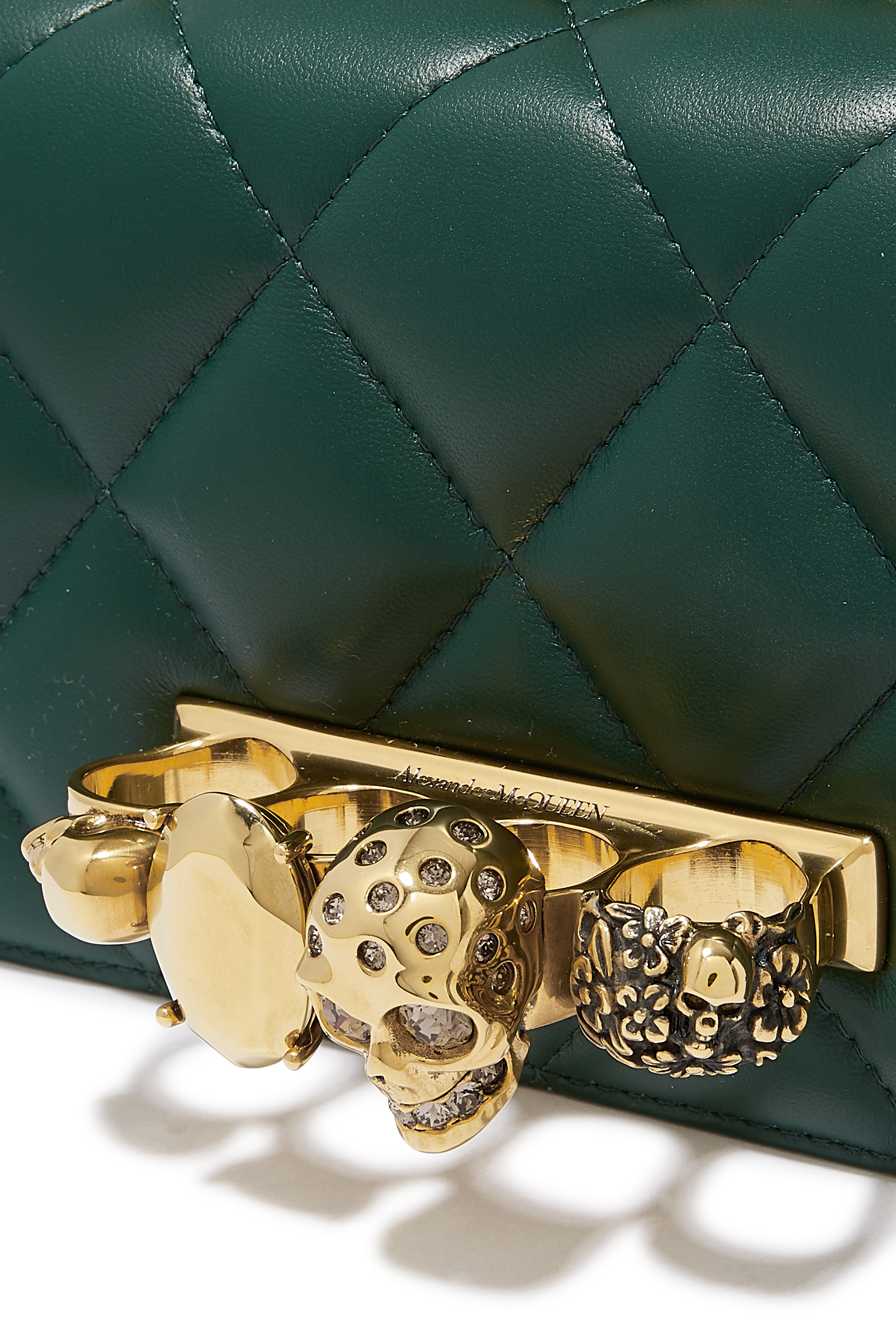 حقيبة ساتشل ميني مرصعة بالأحجار