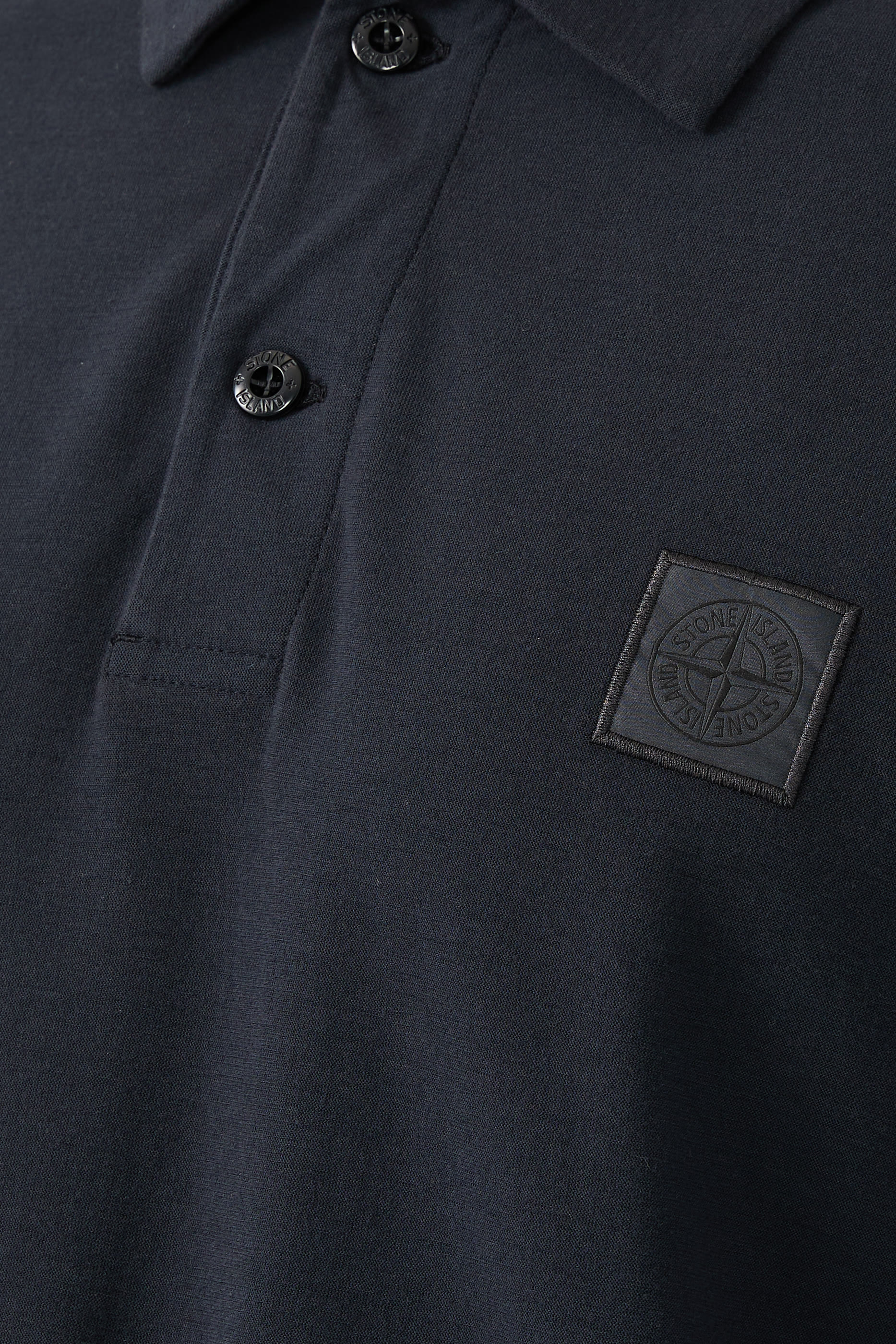 قميص بولو غوست برقعة شعار الماركة وأكمام طويلة