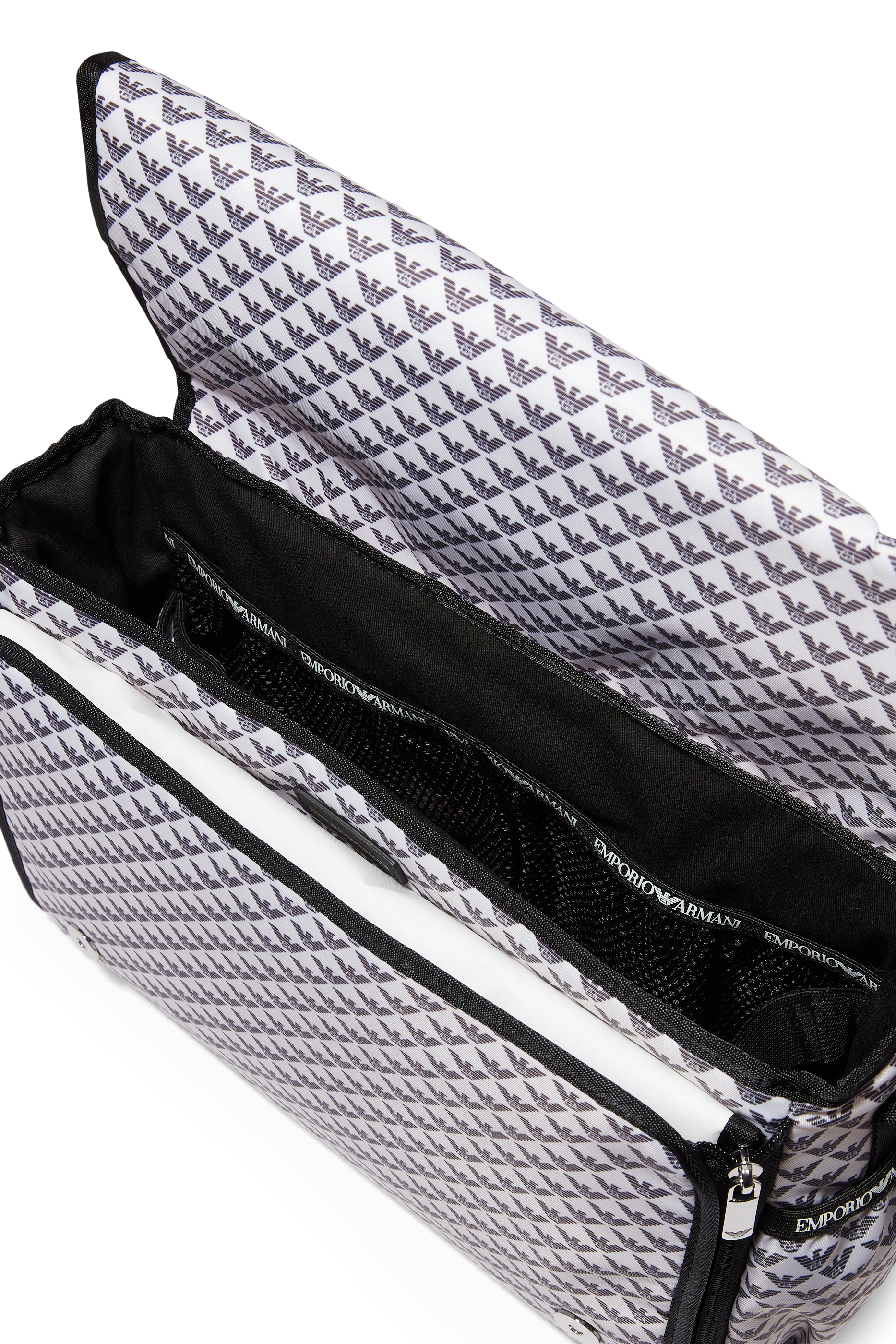 حقيبة مستلزمات أطفال بشعار الماركة