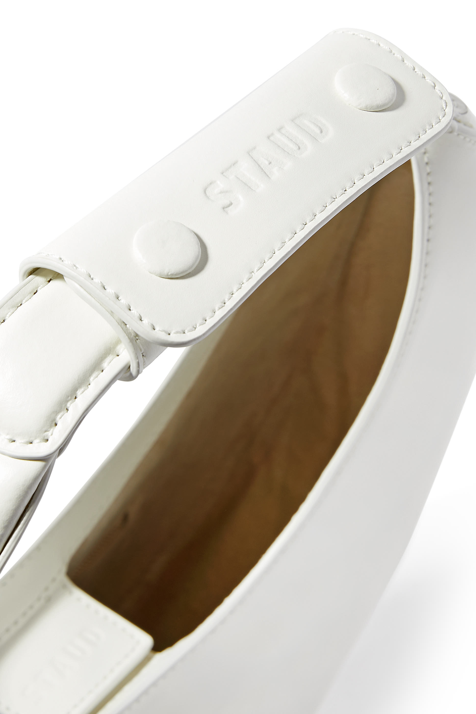 حقيبة يد بتصميم مقوس