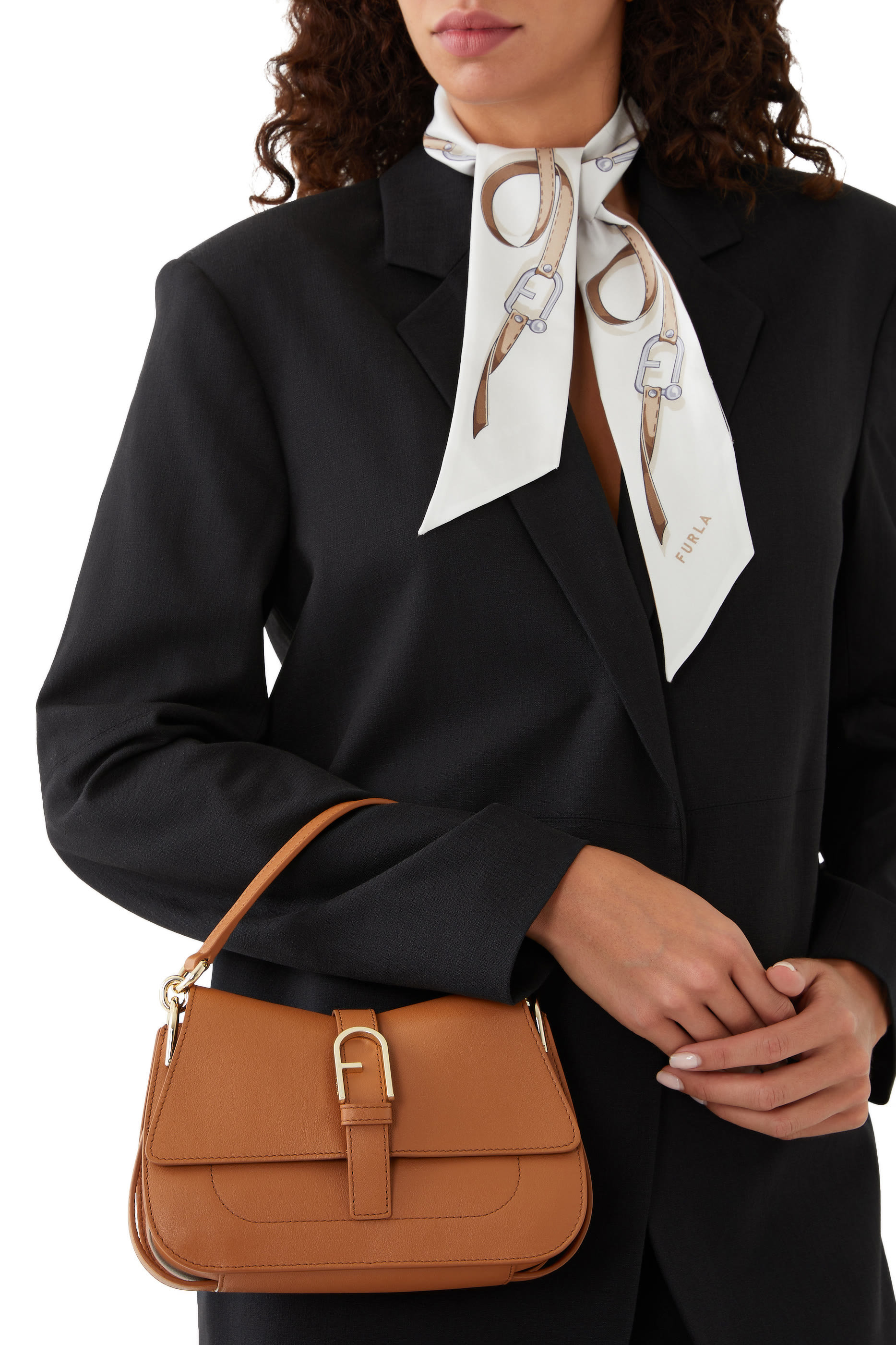 حقيبة فلو صغيرة بيد علوية