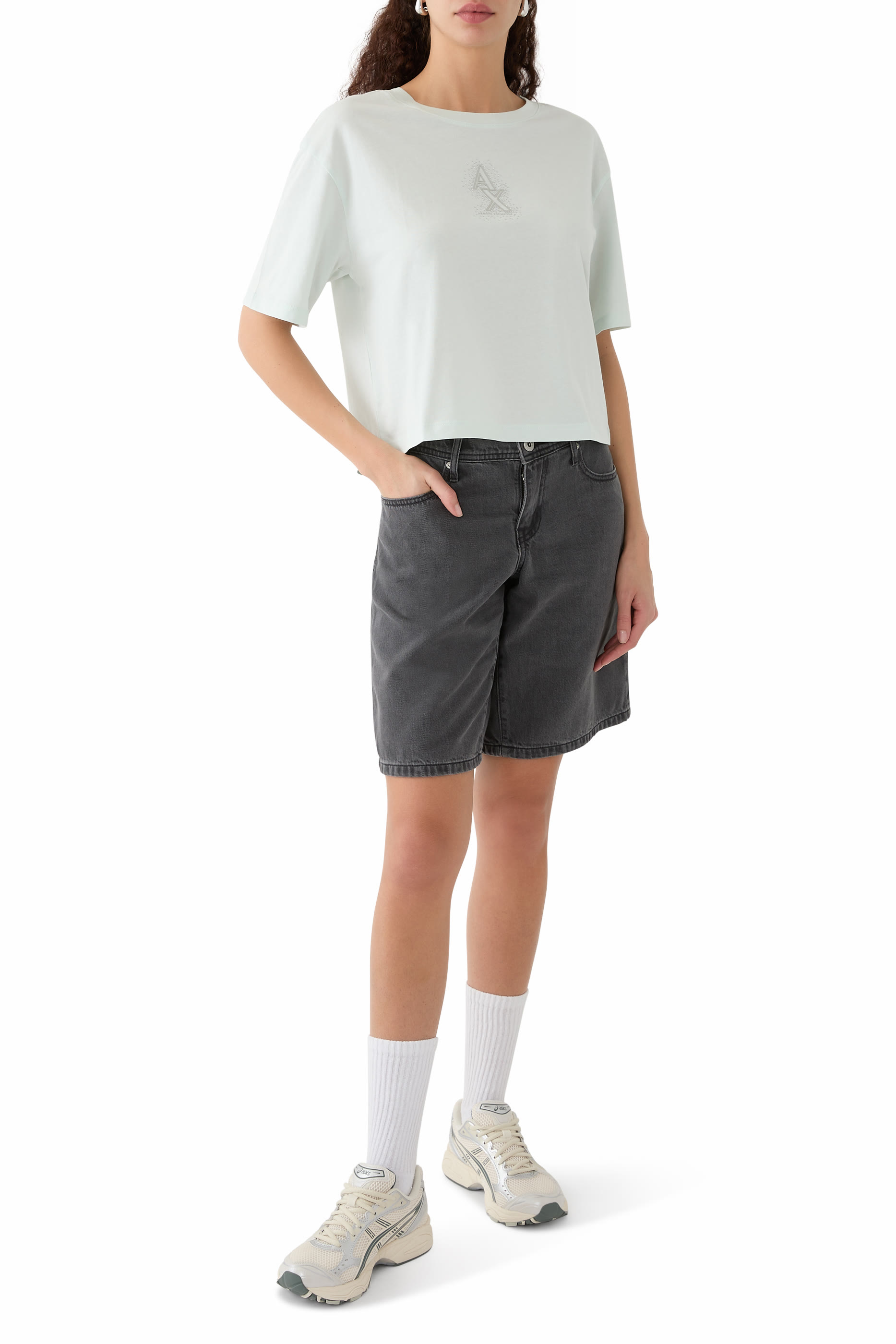 تيشيرت بشعار الماركة