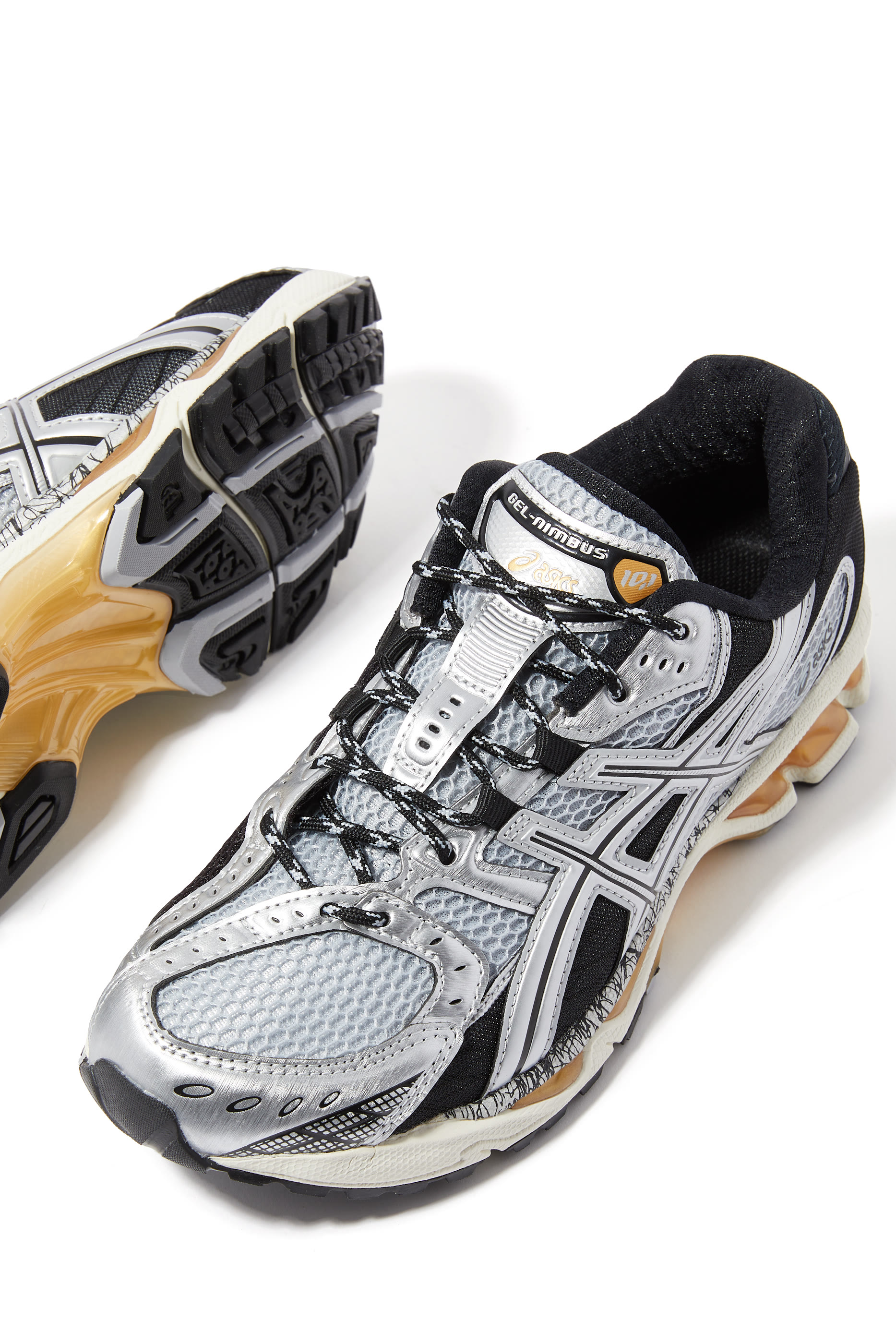 سنيكرز جل نيمبوس 10.1