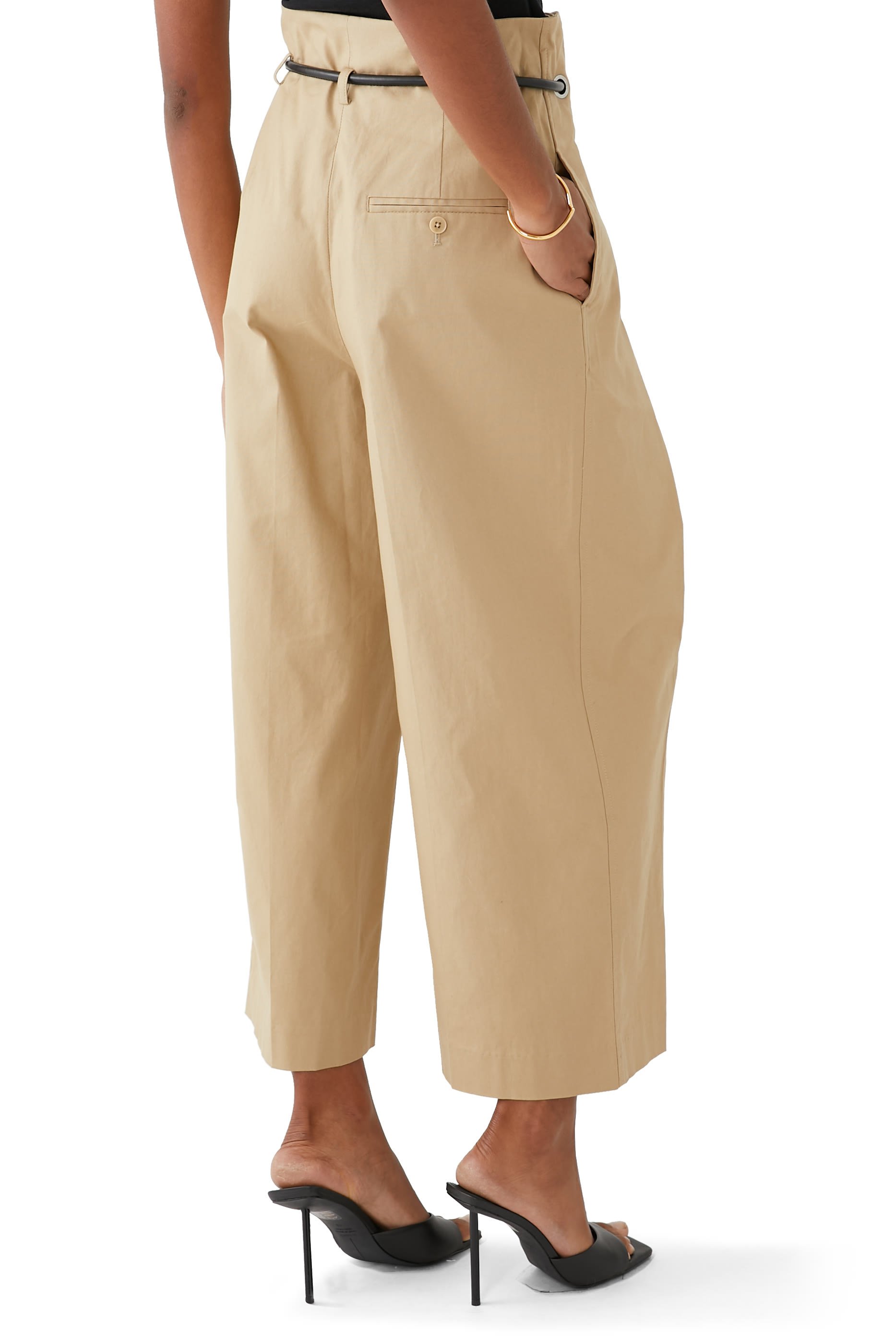 بنطال أوريجامي بقصة ساق واسعة قصيرة