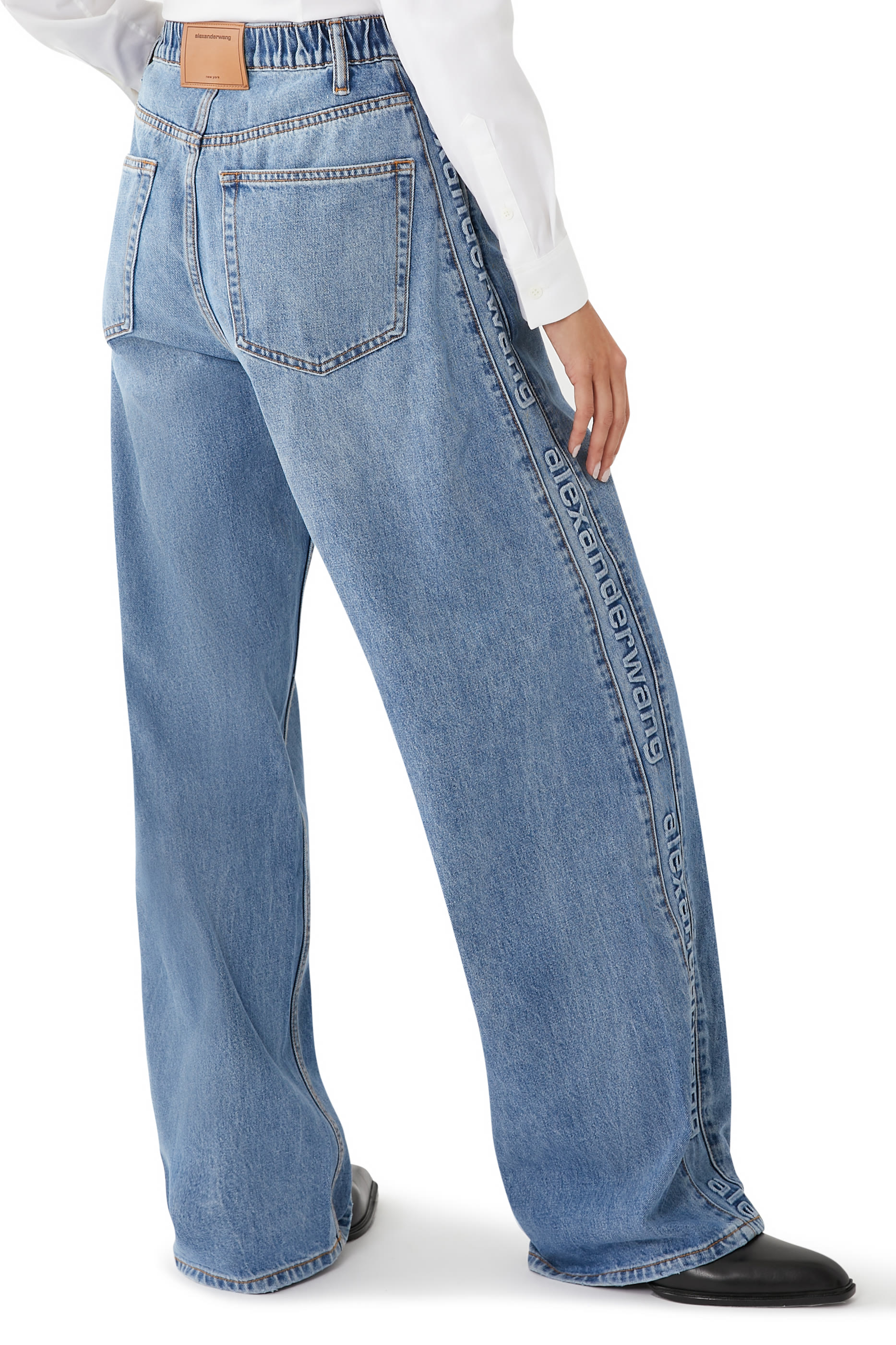 بنطال رياضي بتصميم منفوخ مزين بشعار الماركة دنيم