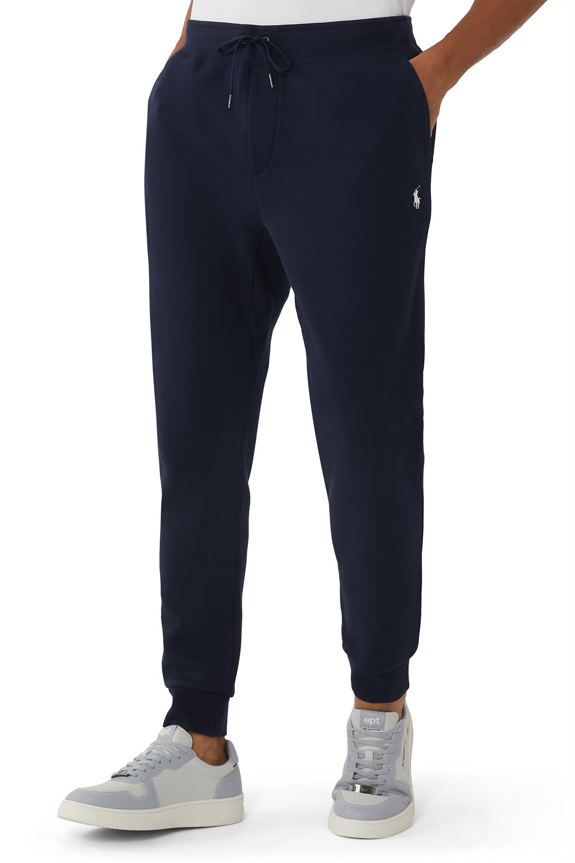 بنطال رياضي برباط مطرز