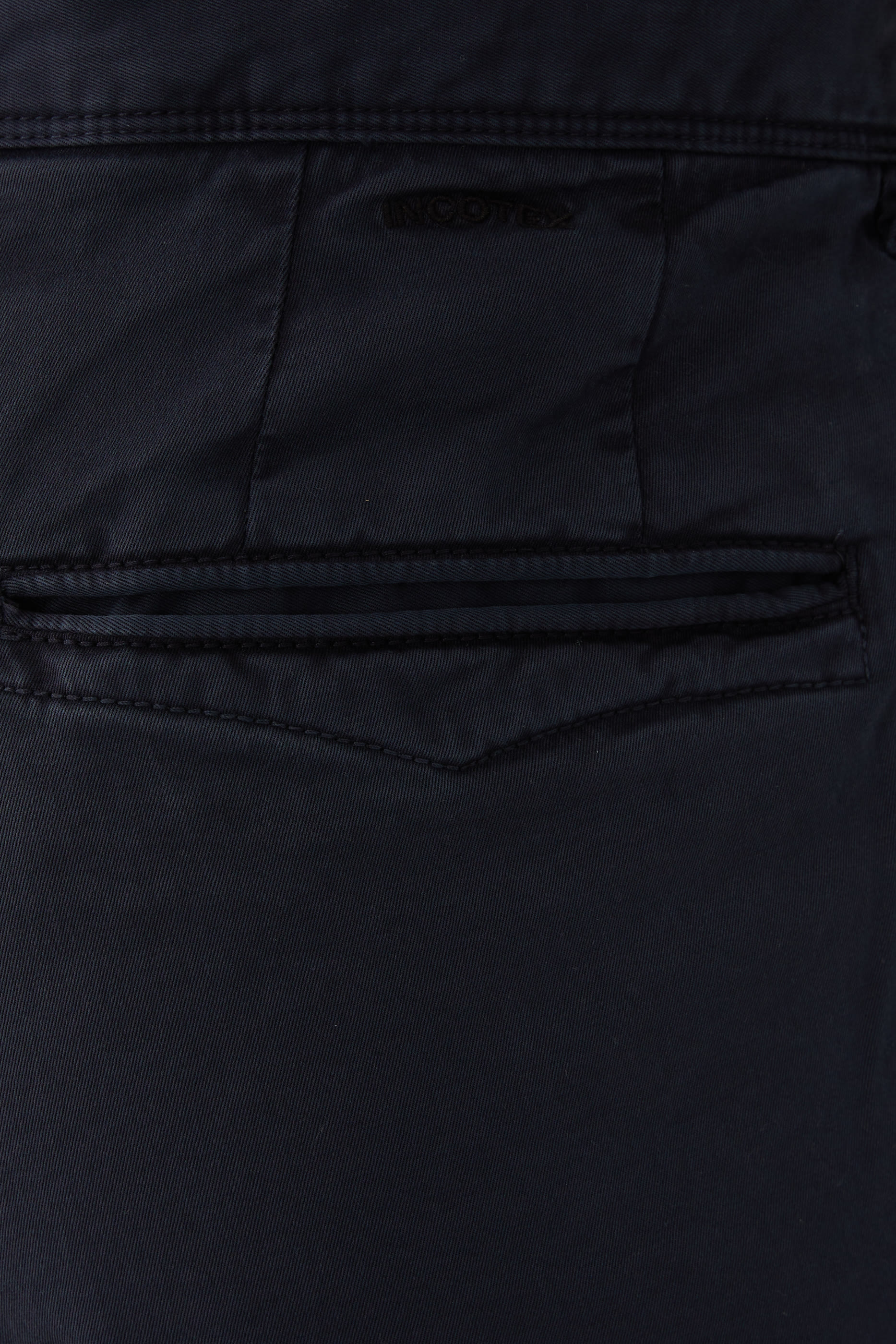 بنطال إنكوتكس