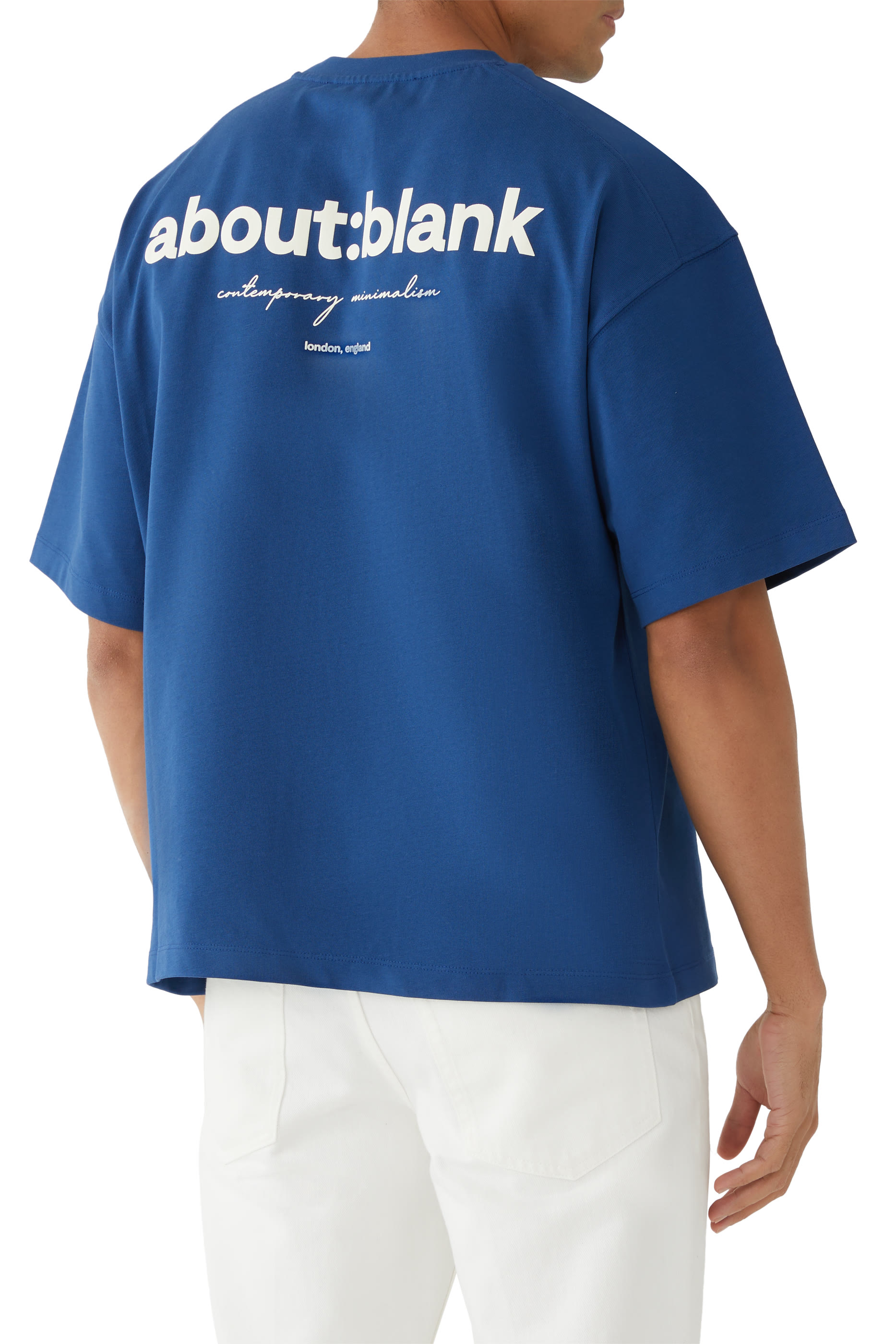 تيشيرت بقصة مربعة