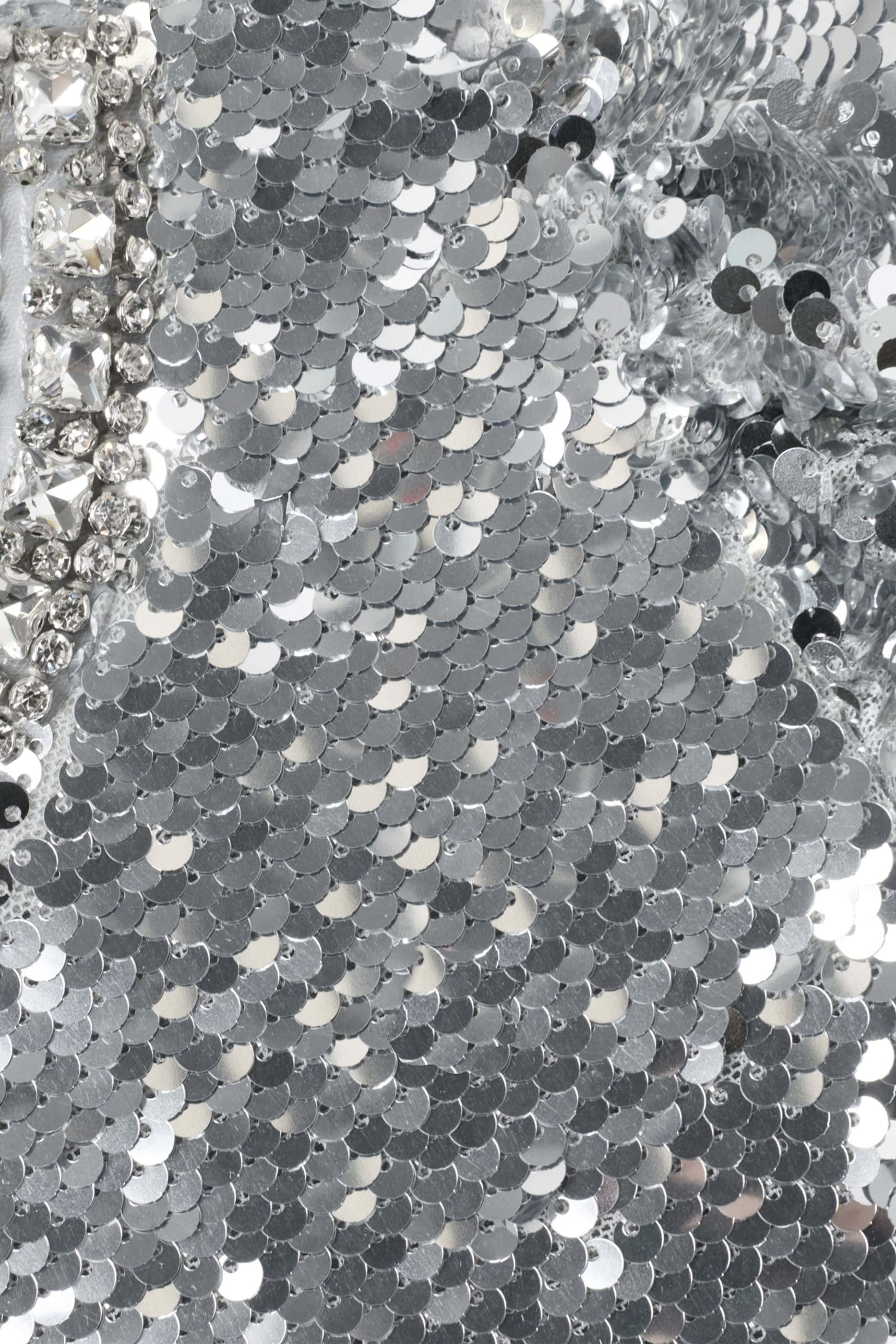 فستان مطرز بالترتر للأطفال