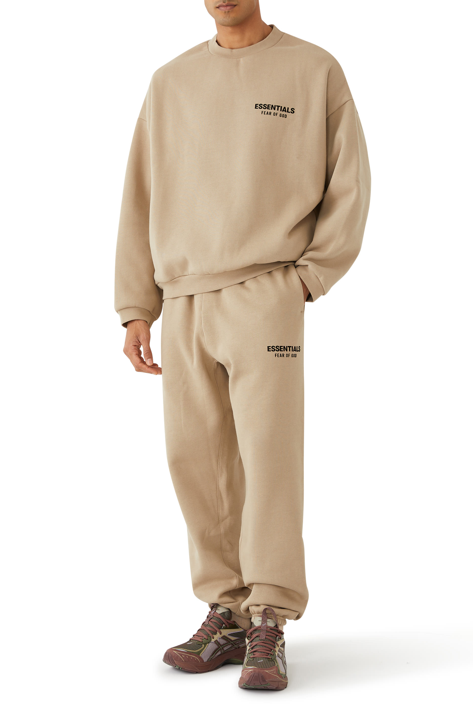 سويت شيرت بياقة ضيقة صوف