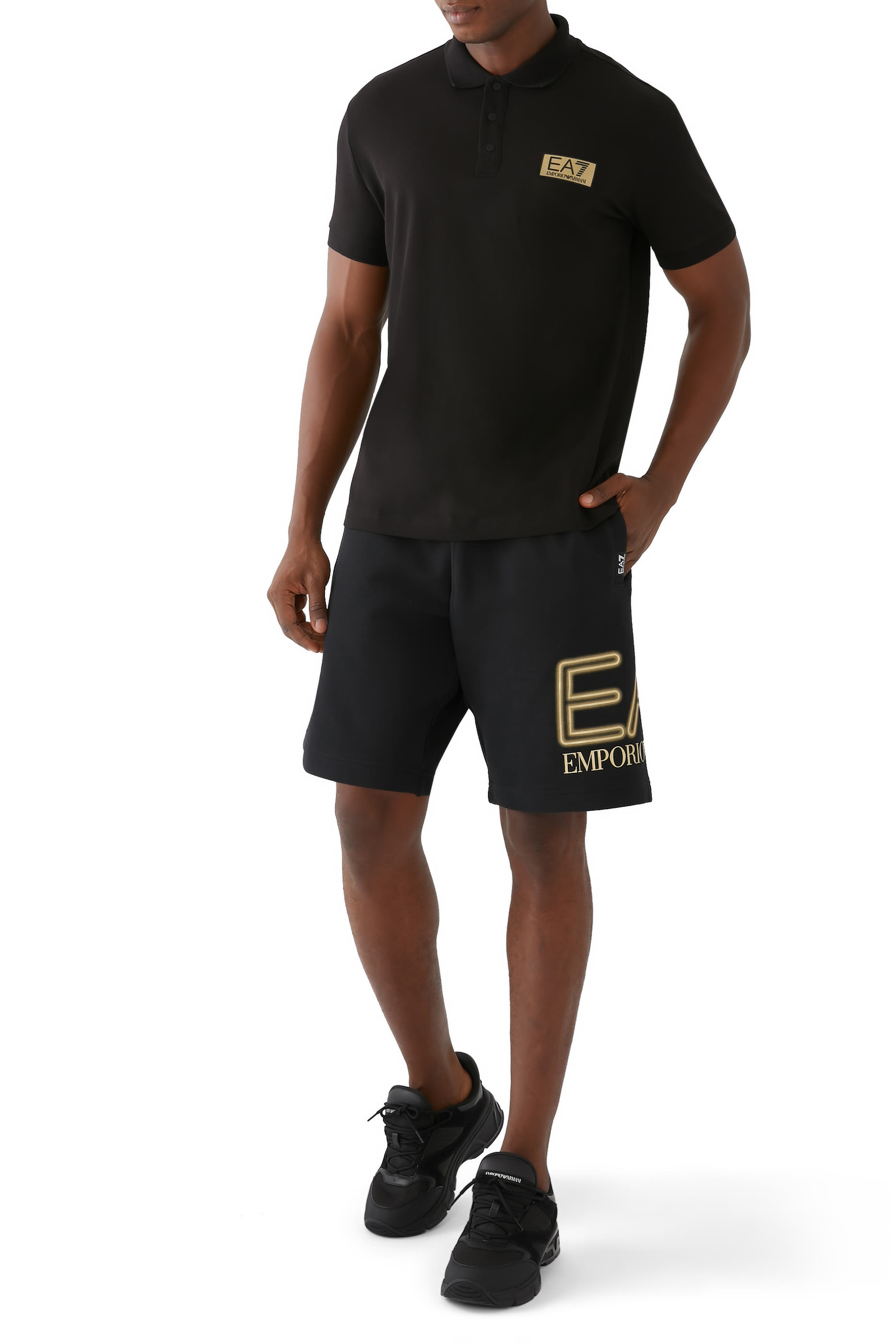 قميص بولو بشعار الماركة