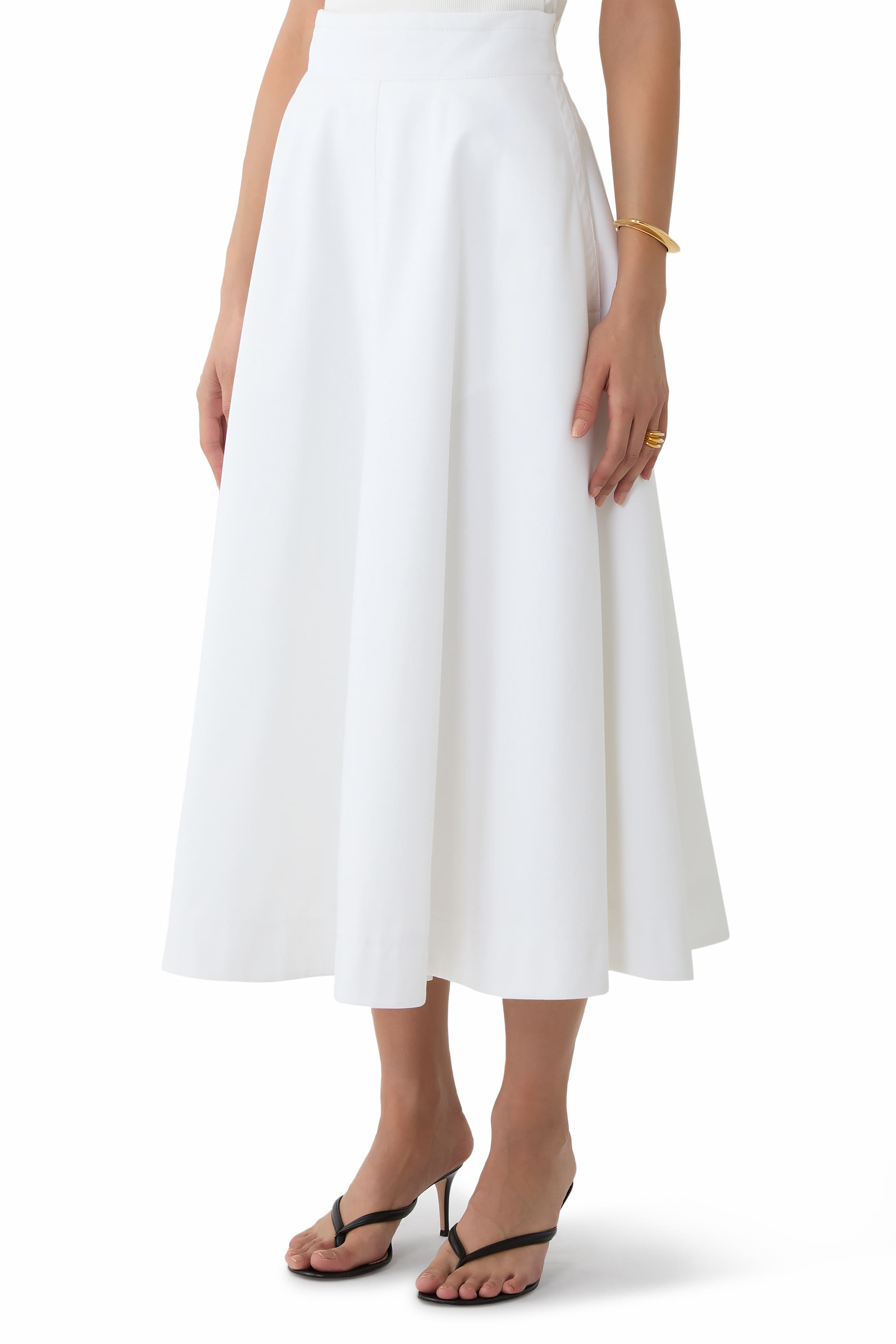 تنورة طويلة بقصة على شكل حرف A