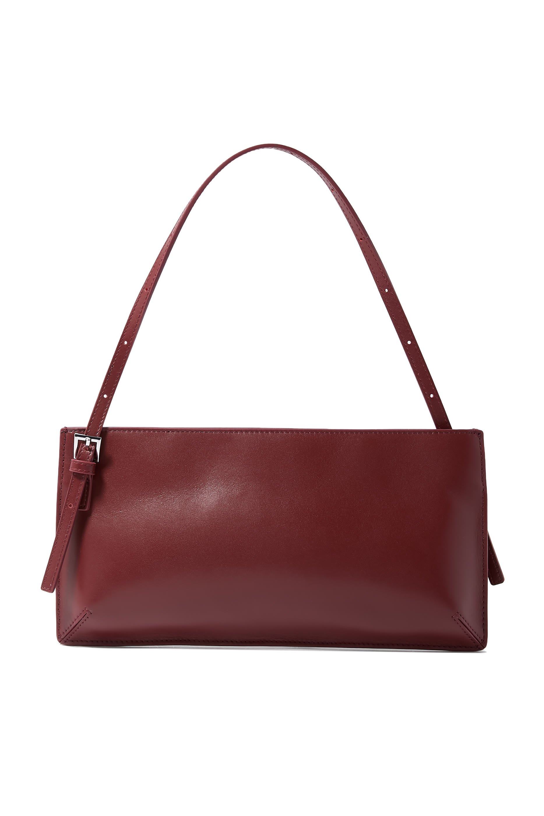 حقيبة بتصميم مستوحى من التسعينات وحزام