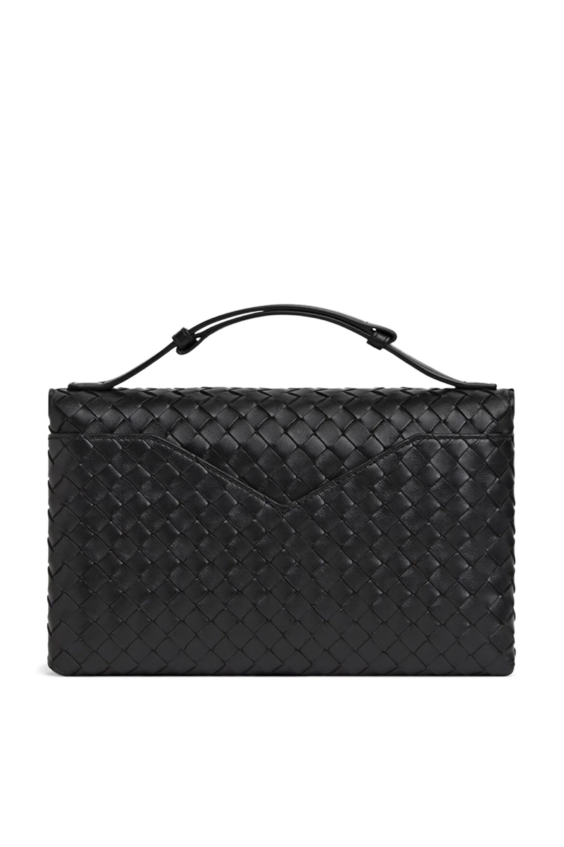 حقيبة كروس بقفل على شكل عقدة