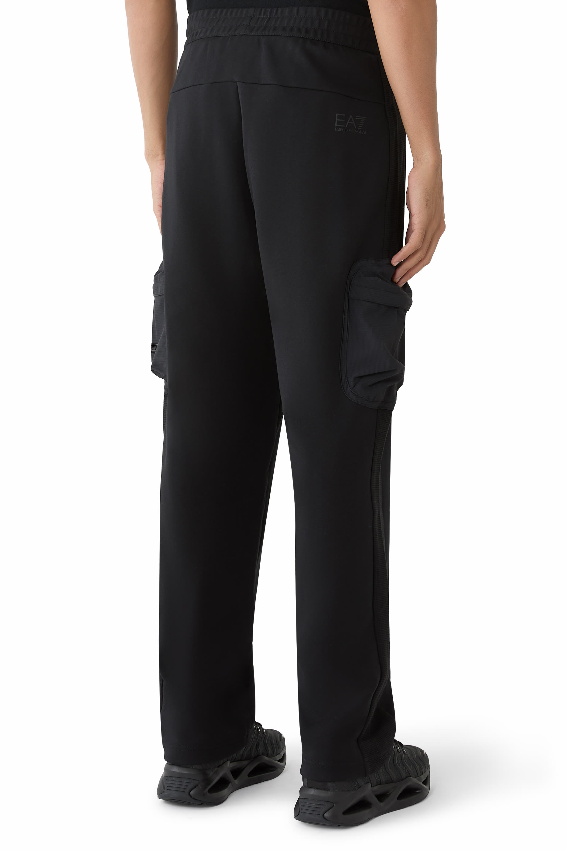 بنطال رياضي كارغو بشعار الماركة