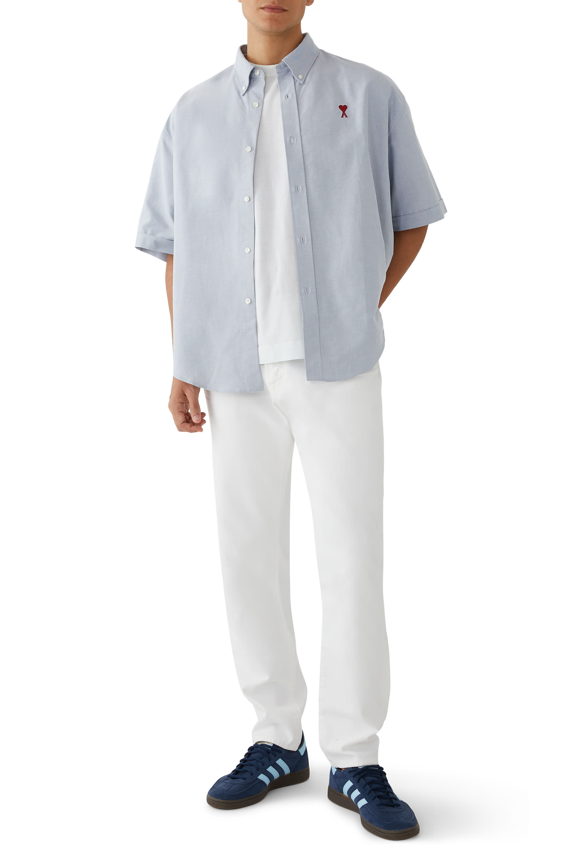 قميص بأكمام قصيرة قصة مربعة