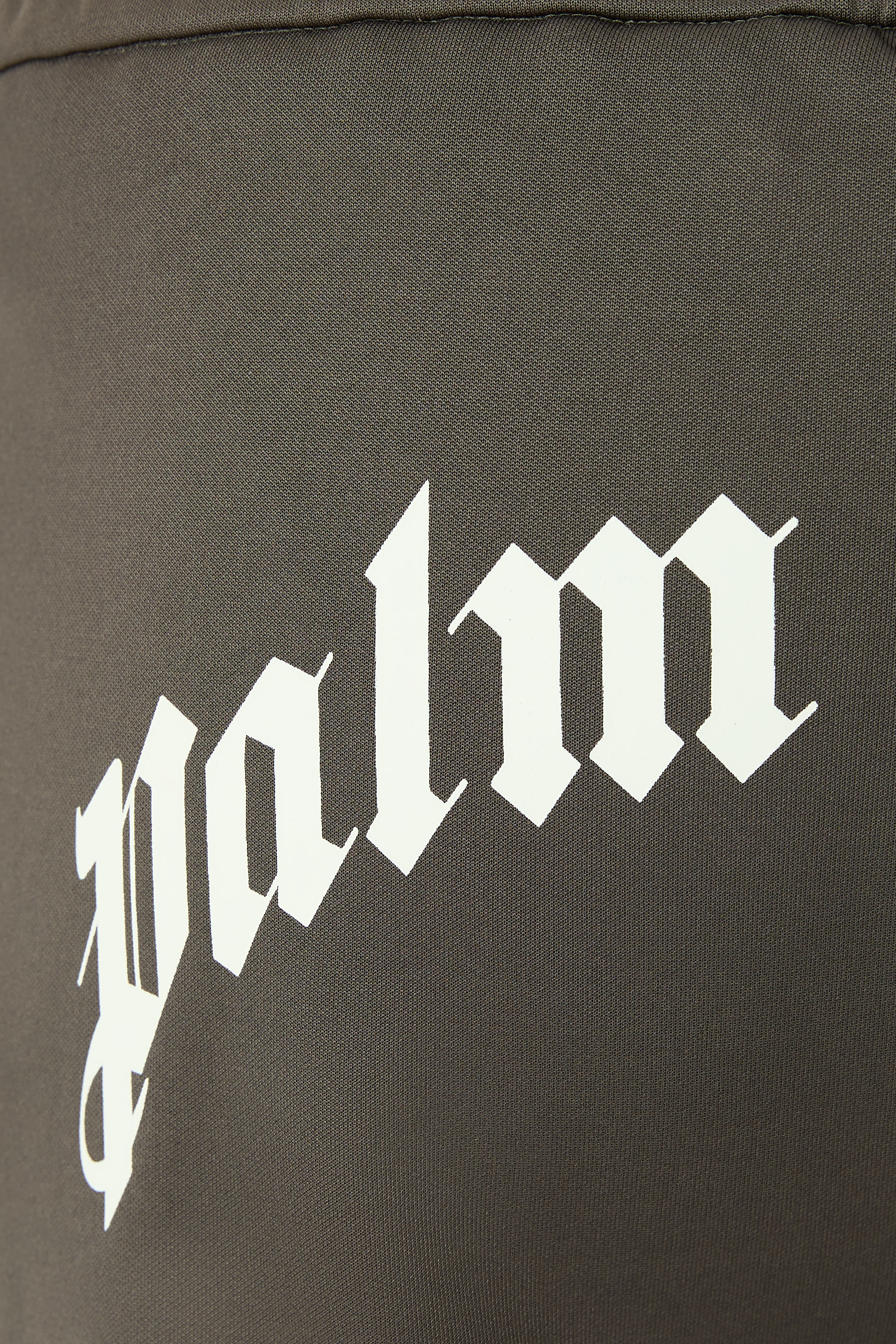 بنطال رياضي بشعار الماركة المقوس