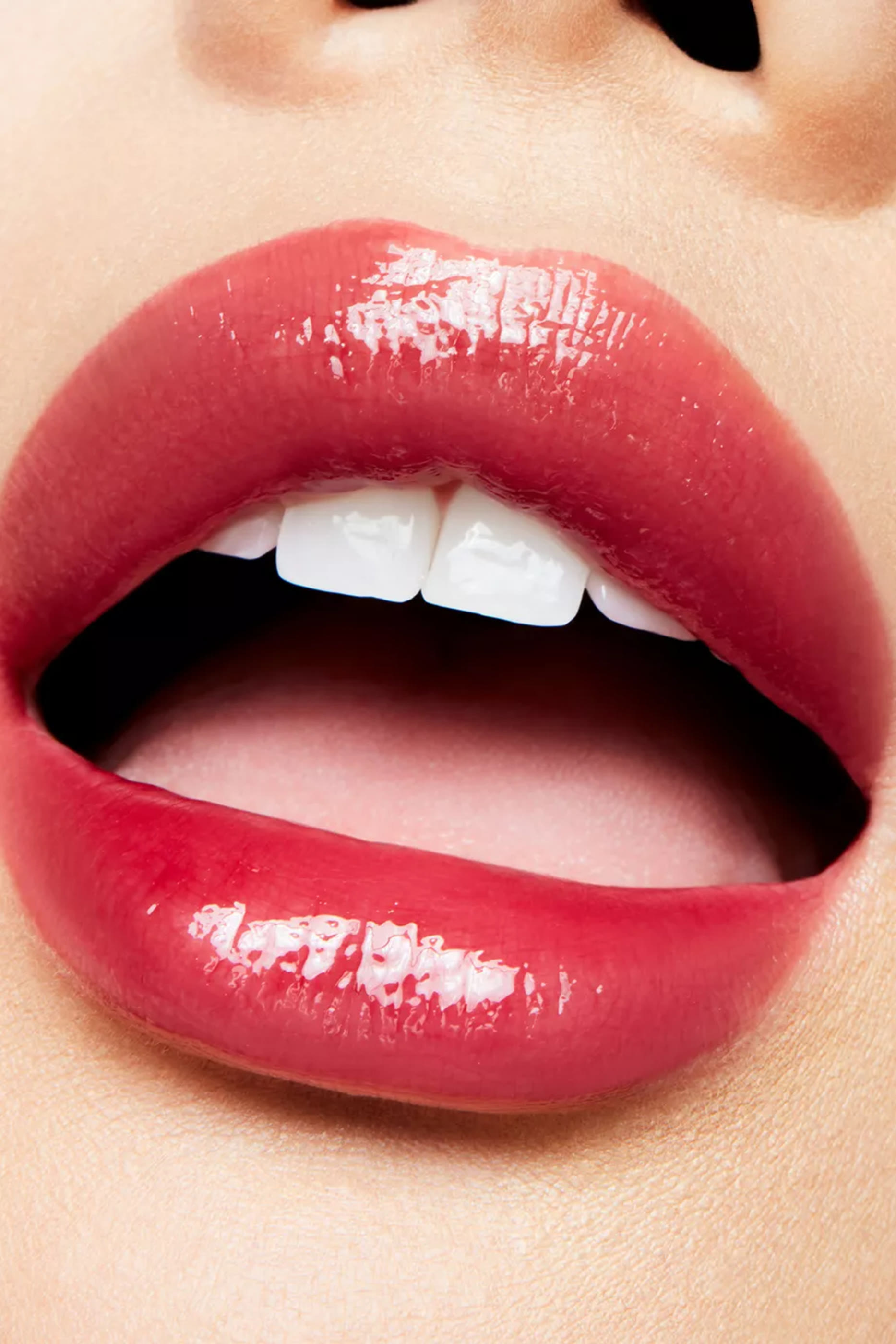 ملمع شفاه باور جلاس لملء الشفاه