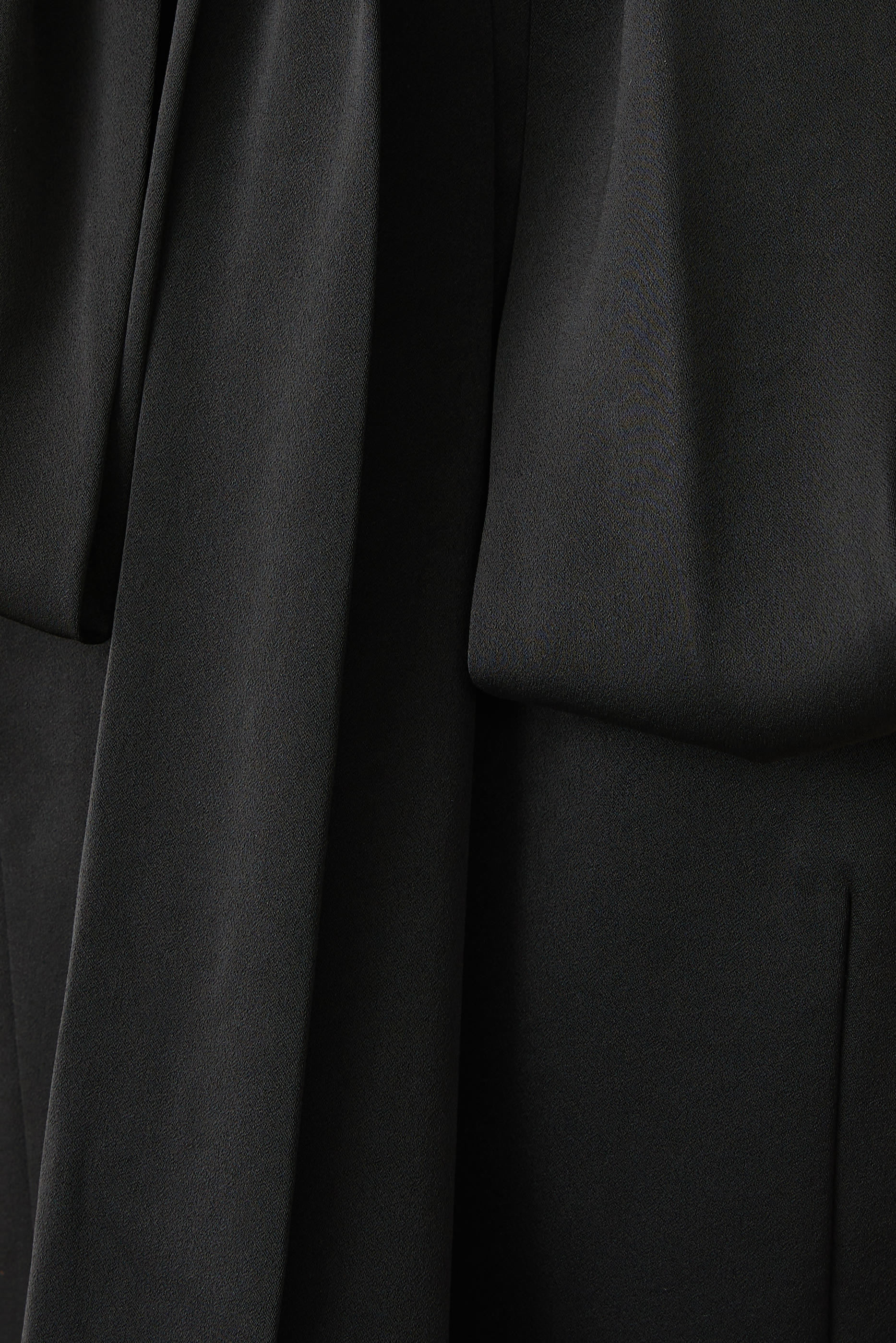 فستان سهرة بوشاح حول الرقبة ساتان كريب