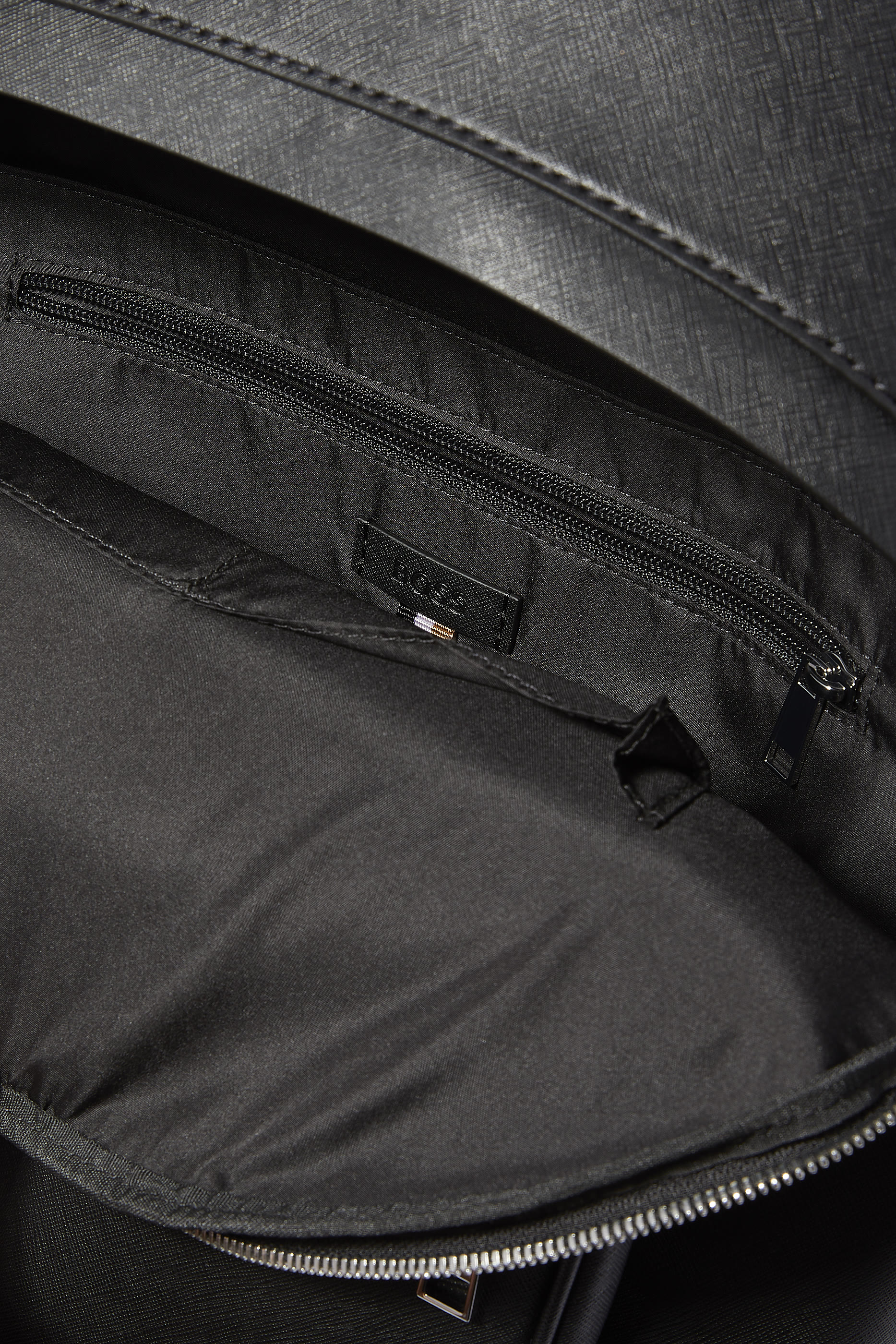 حقيبة ظهر زير جلد