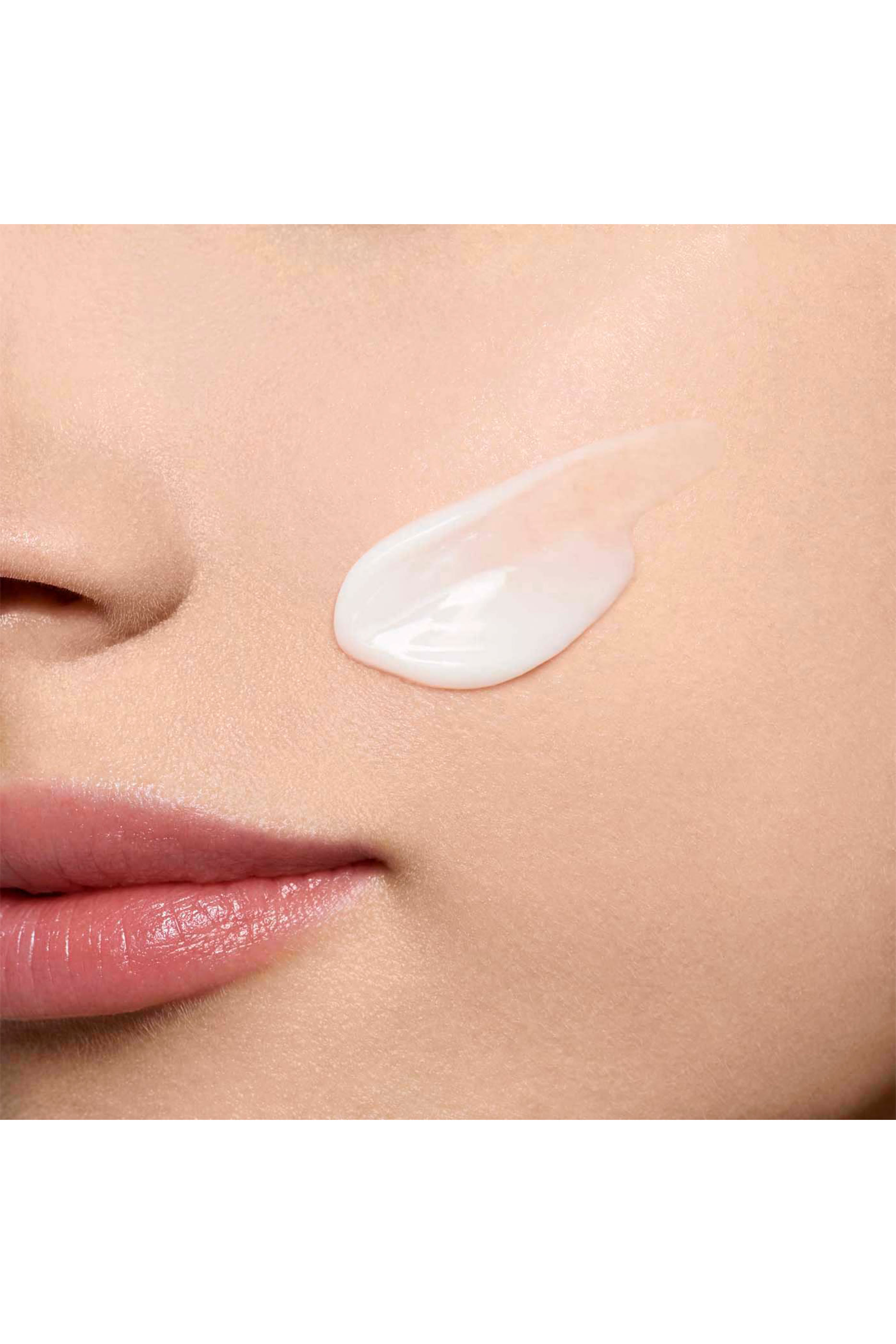 كريم جل برايت بلاس لترطيب البشرة