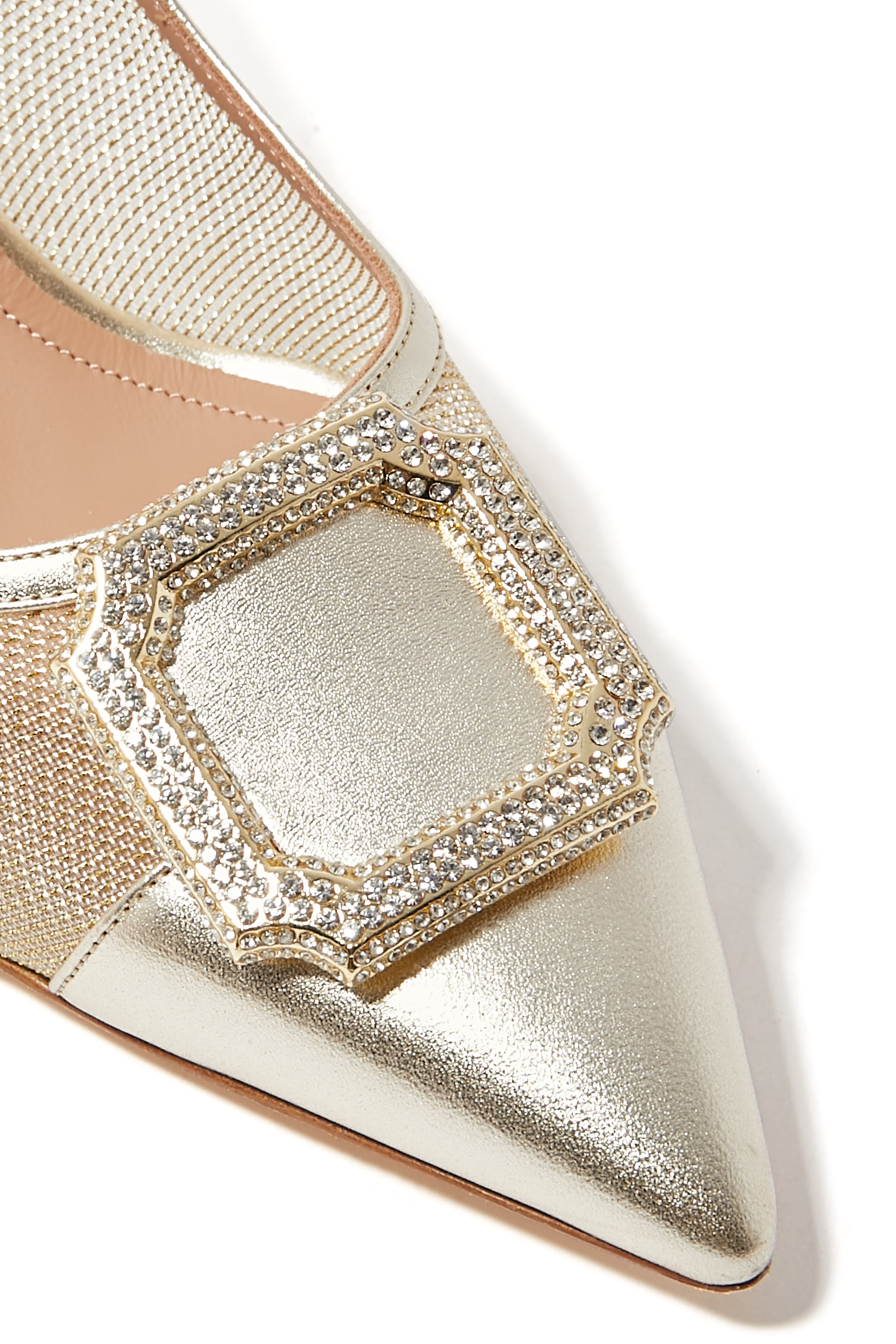 حذاء كلاسيكي 70 بمقدمة مدببة ومشبك مرصع